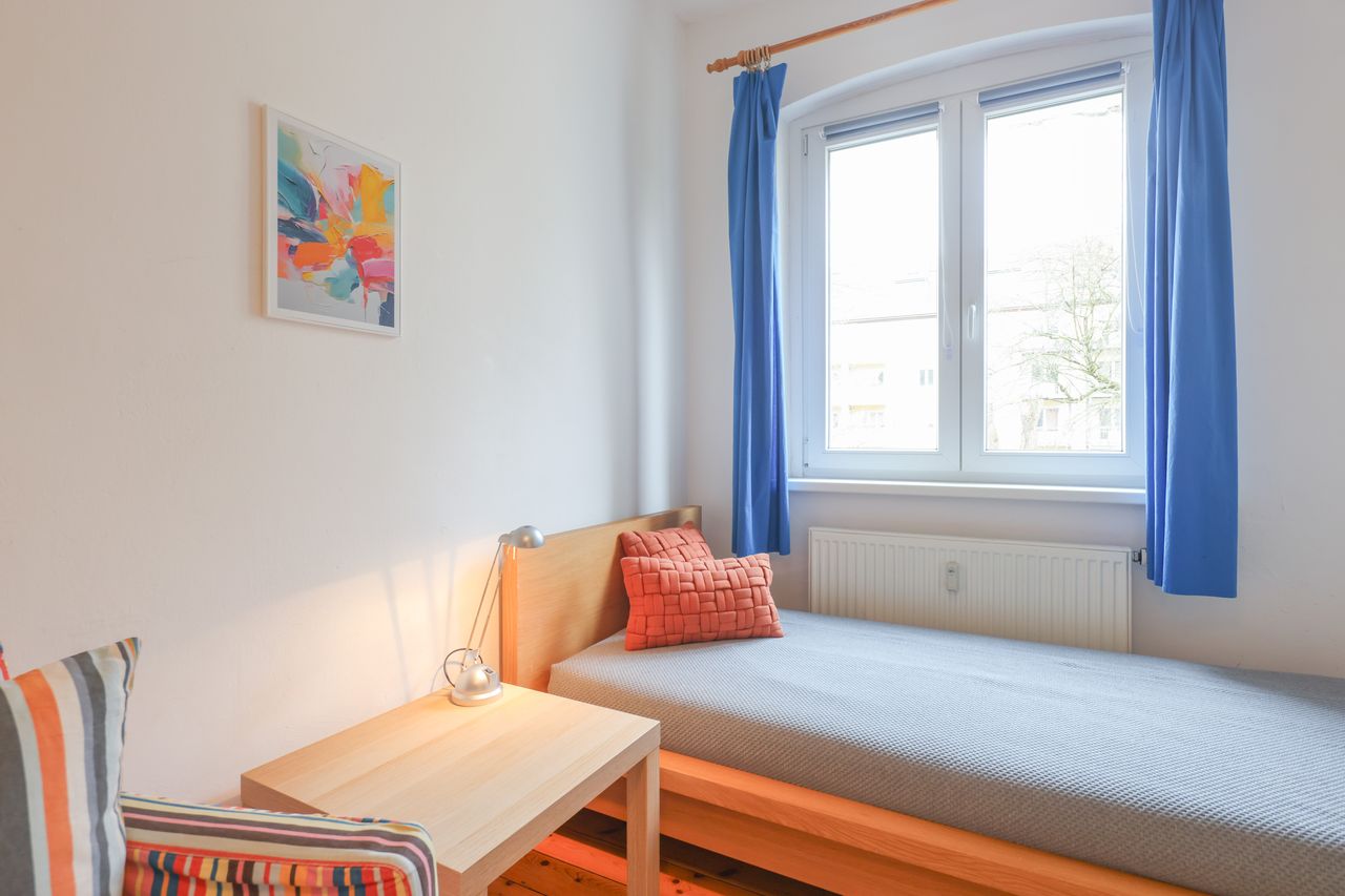Practical 3 room apartment with balcony and green view at Prenzlauer Berg