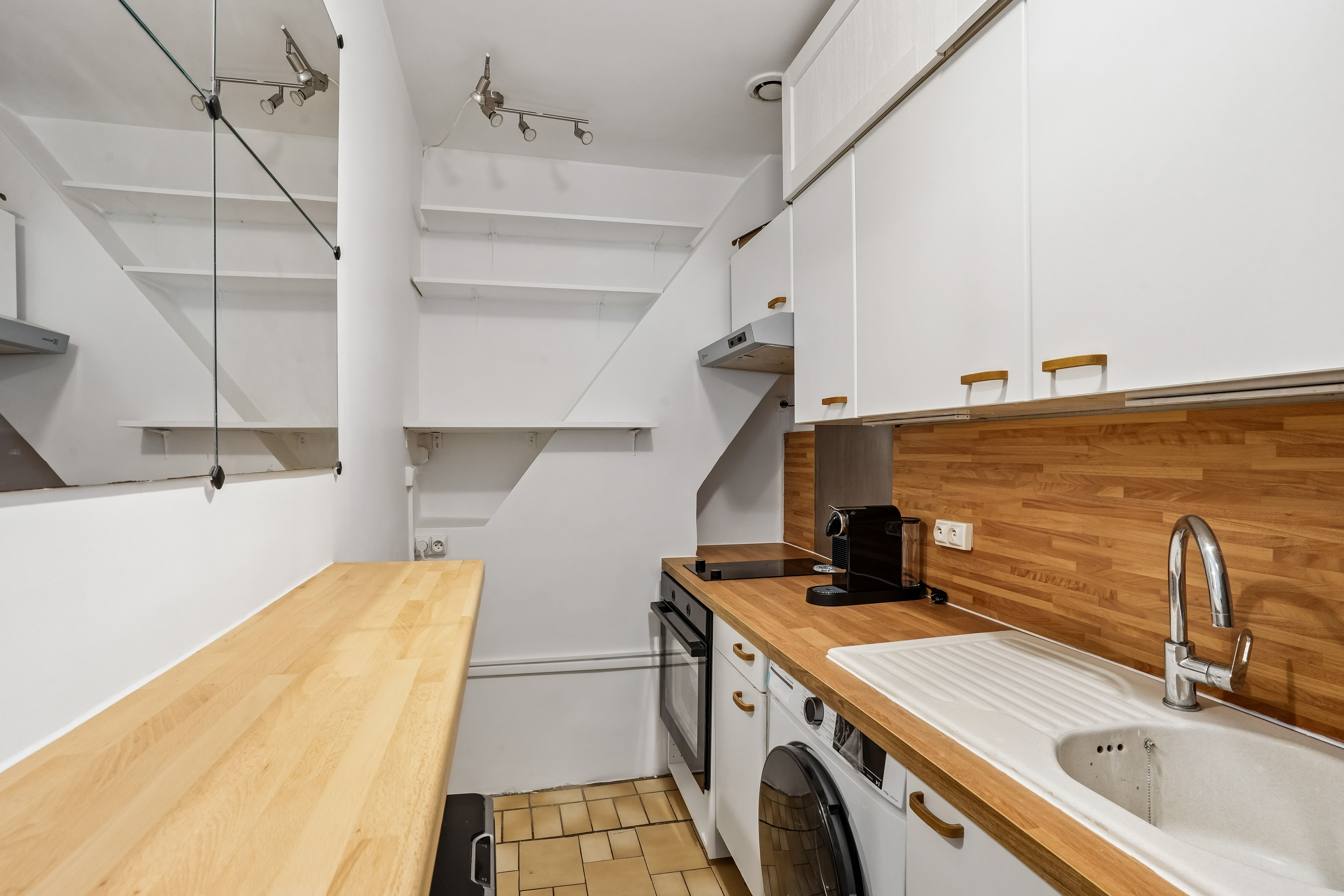 Location Necker / rue de Vaugirard (1er étage) (loyer tout inclus)