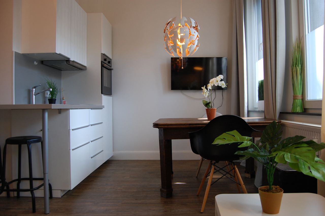 Refurbished single apartment near Bahnhof Süd