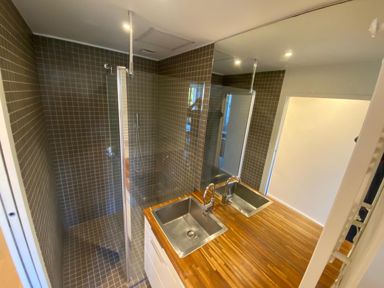 Location Chaleureux et lumineux T3 meublé de 54m2 disponible le 1er Avril (loyer tout inc