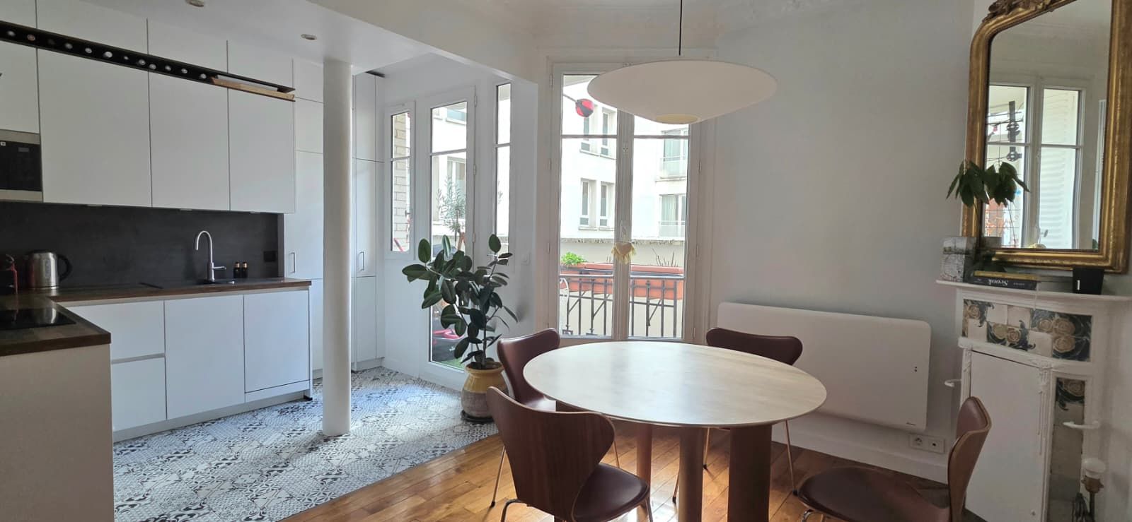 Charming & Quiet 55m² 1-Bedroom with Balcony in Paris 15th (Motte-Picquet) – Turnkey Ready (loyer tout inclus) Paris