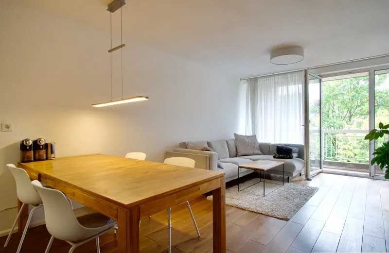 Stylish, bright and fully furnished 96 m² 4-room apartment in excellent location (Unterbilk)