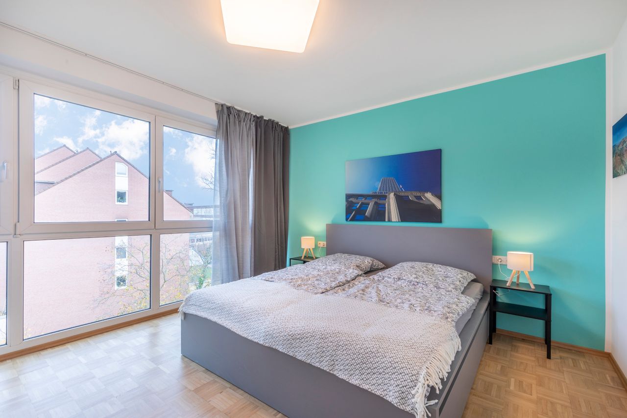 Completely renovated maisonette flat in central Nippes with underground parking and lift