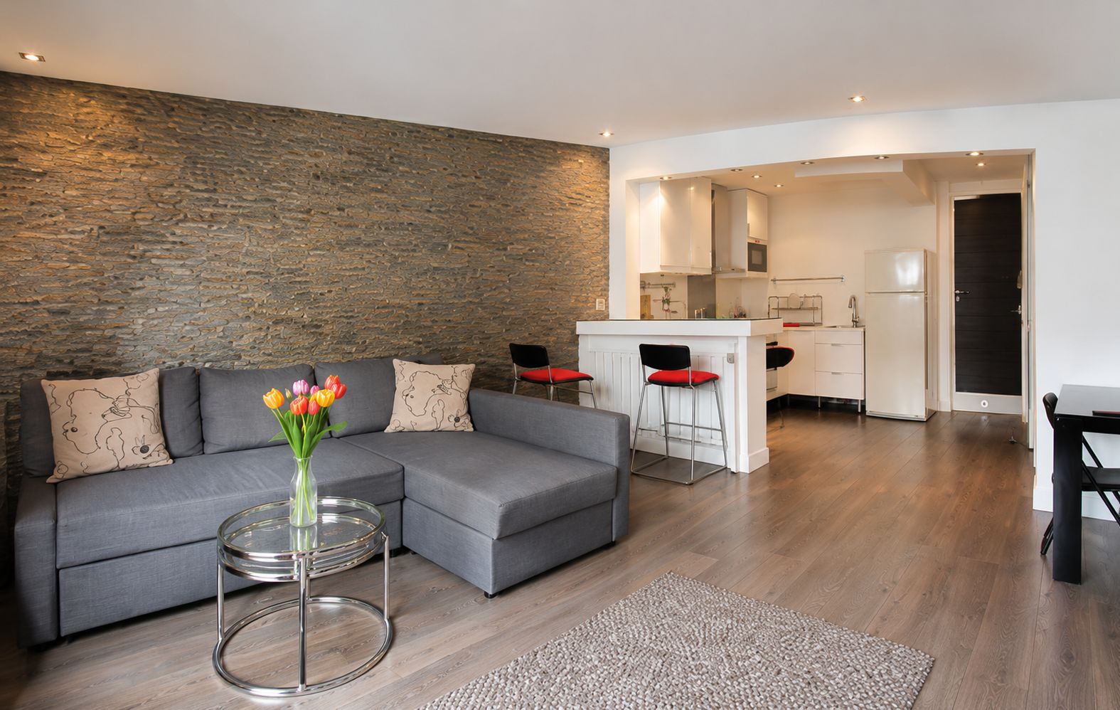 Location Joli studio (loyer tout inclus)