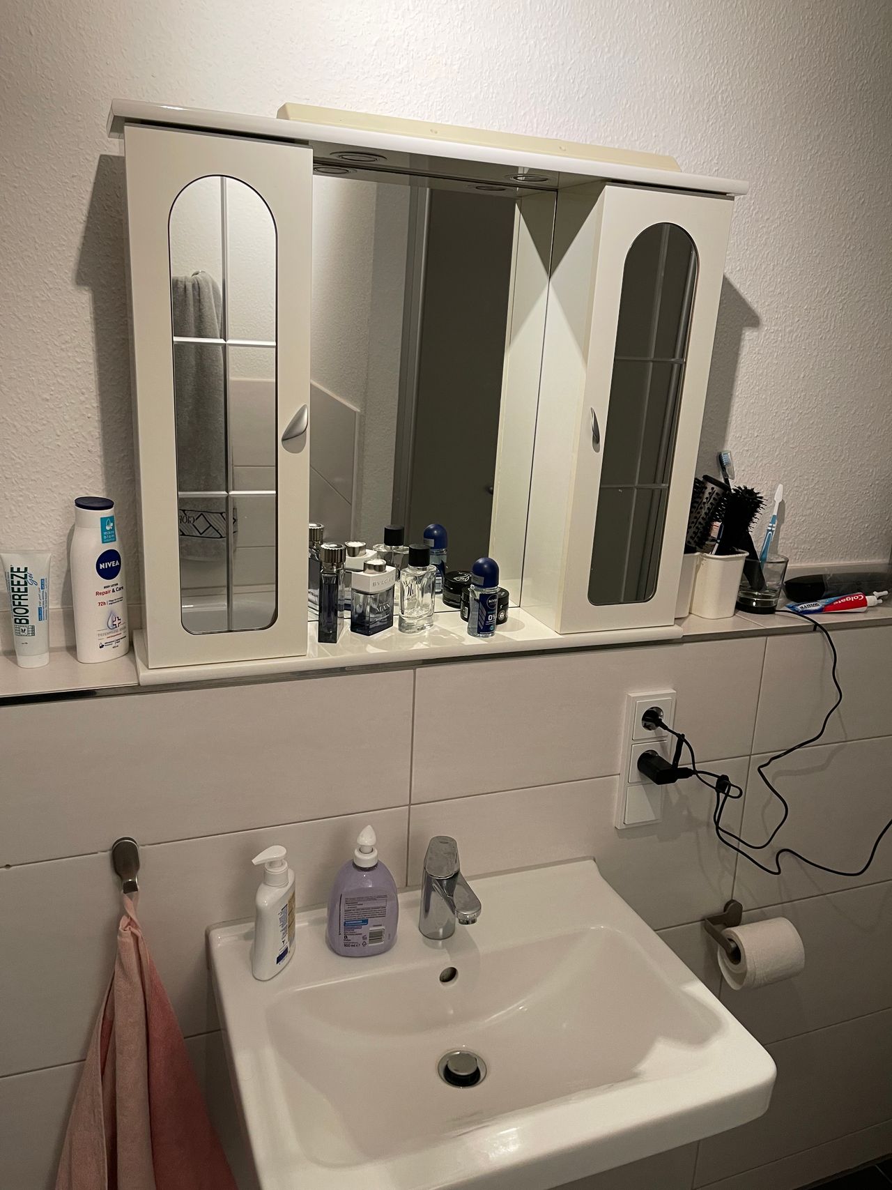 Luxury furnished 3-bedroom apartment with guest toilet and loggia with Taunus view in Riedberg, Frankfurt am Main