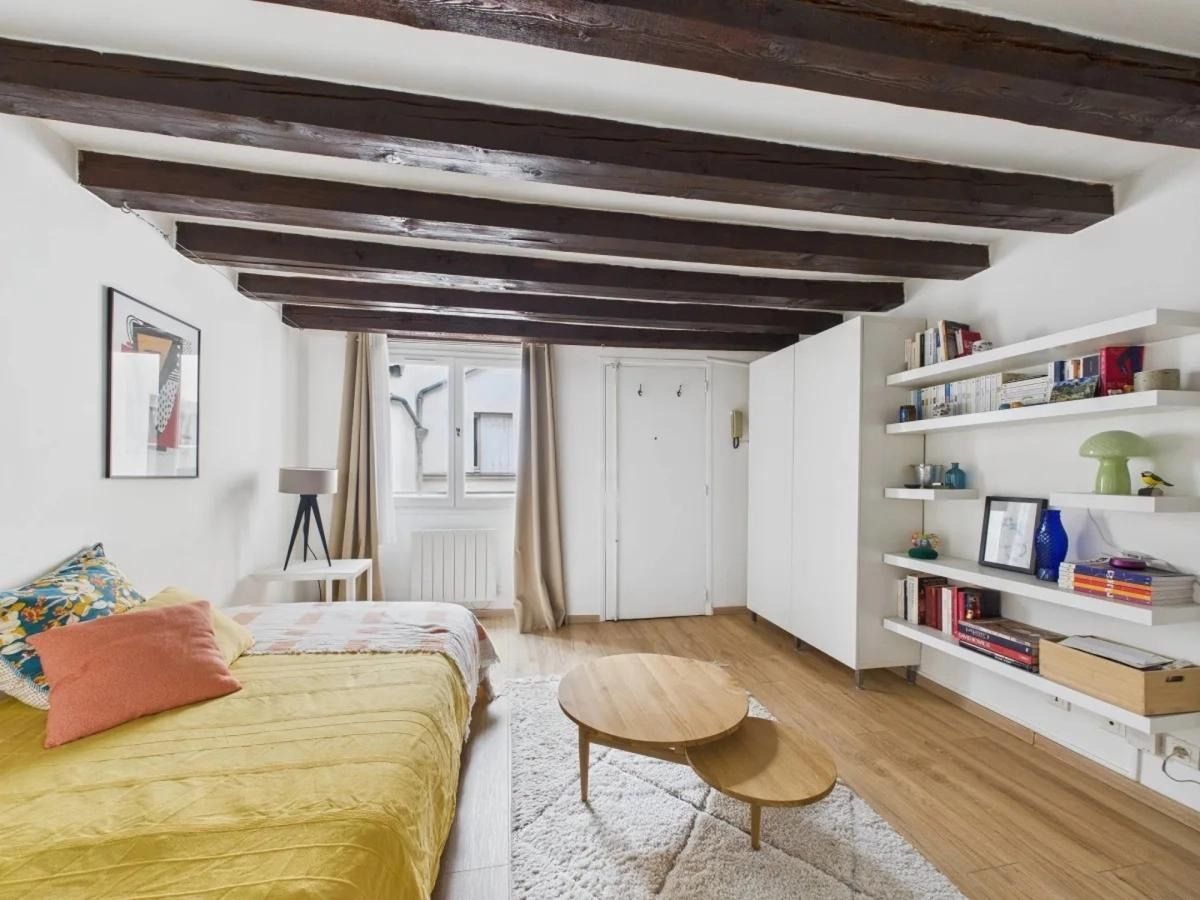 Location Charmant studio équipé au cœur du Marais (loyer tout inclus)