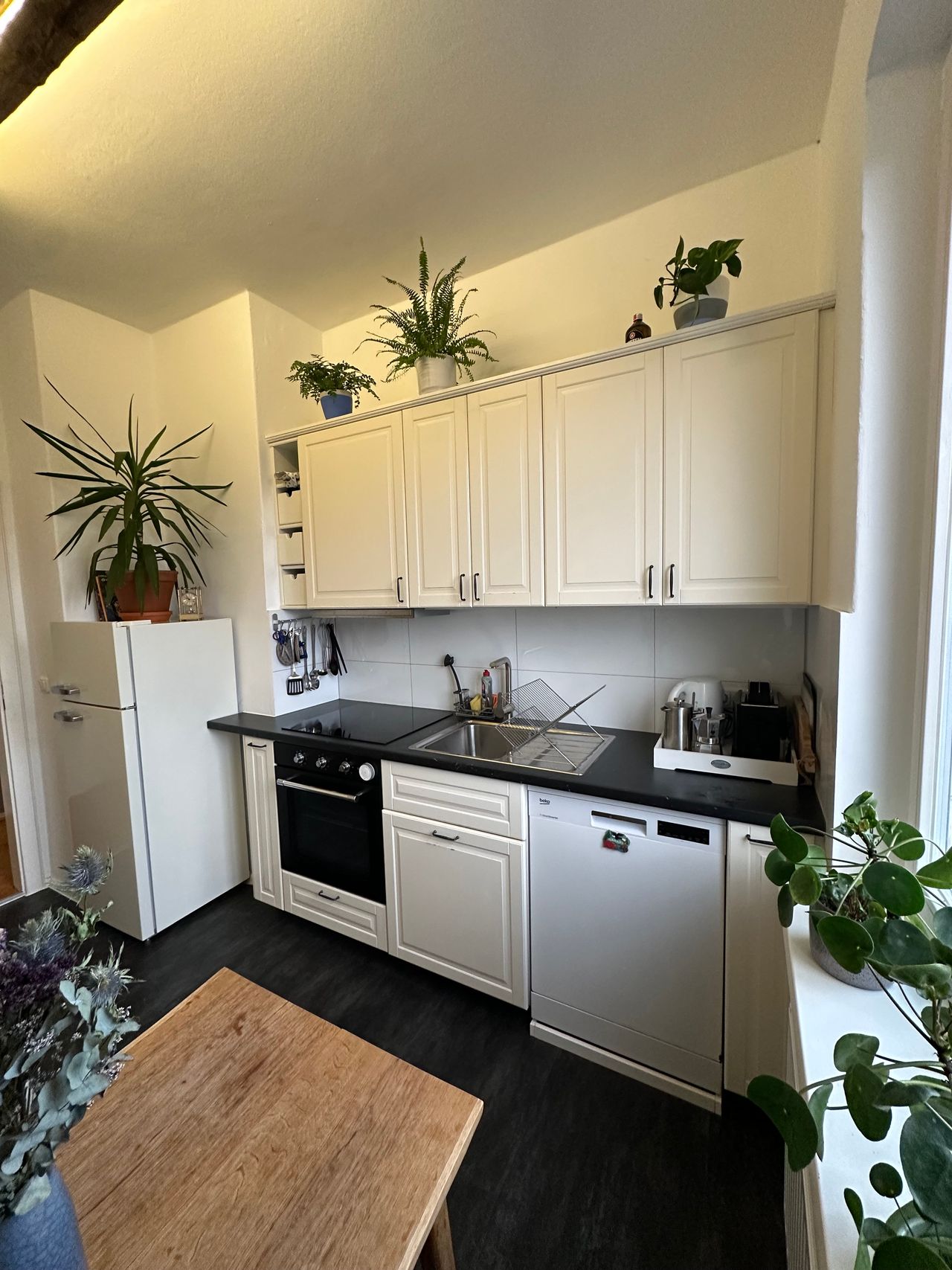 Sublet – Bright, furnished 2-room apartment in Friedrichshain (Samariterkiez)