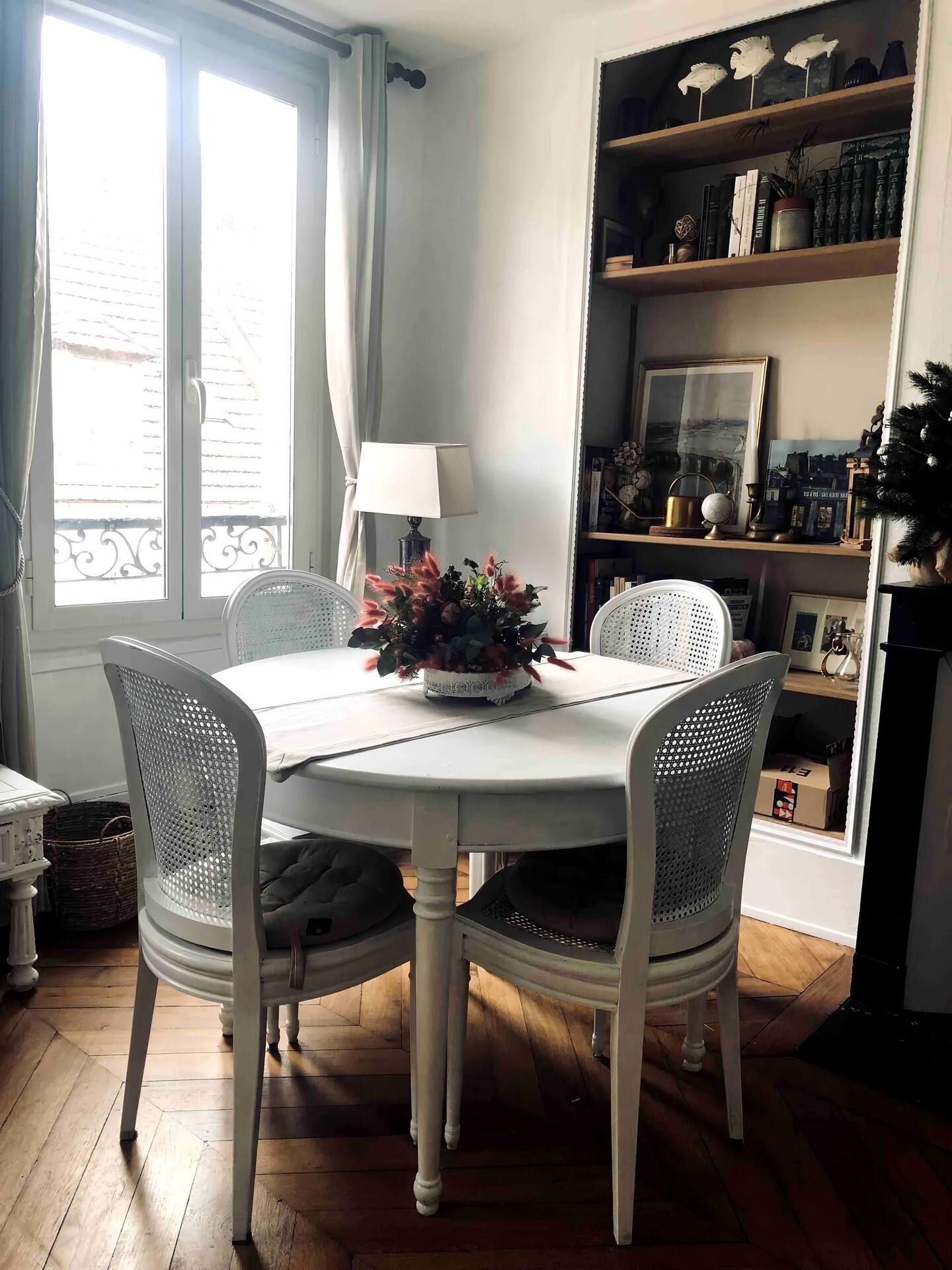 À LOUER – Charmant appartement de style parisien de 70 m², soigneusement meublé. (loyer tout inclus) Montfort-l'Amaury