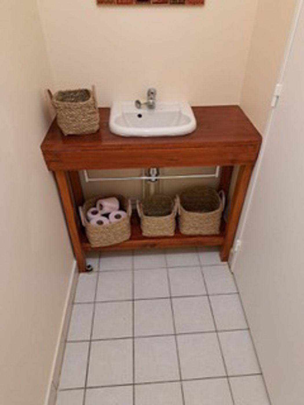 Location Spacieux 4/5 pieces, dernier etage, au coeur du Vieux Chatillon. (loyer tout inc