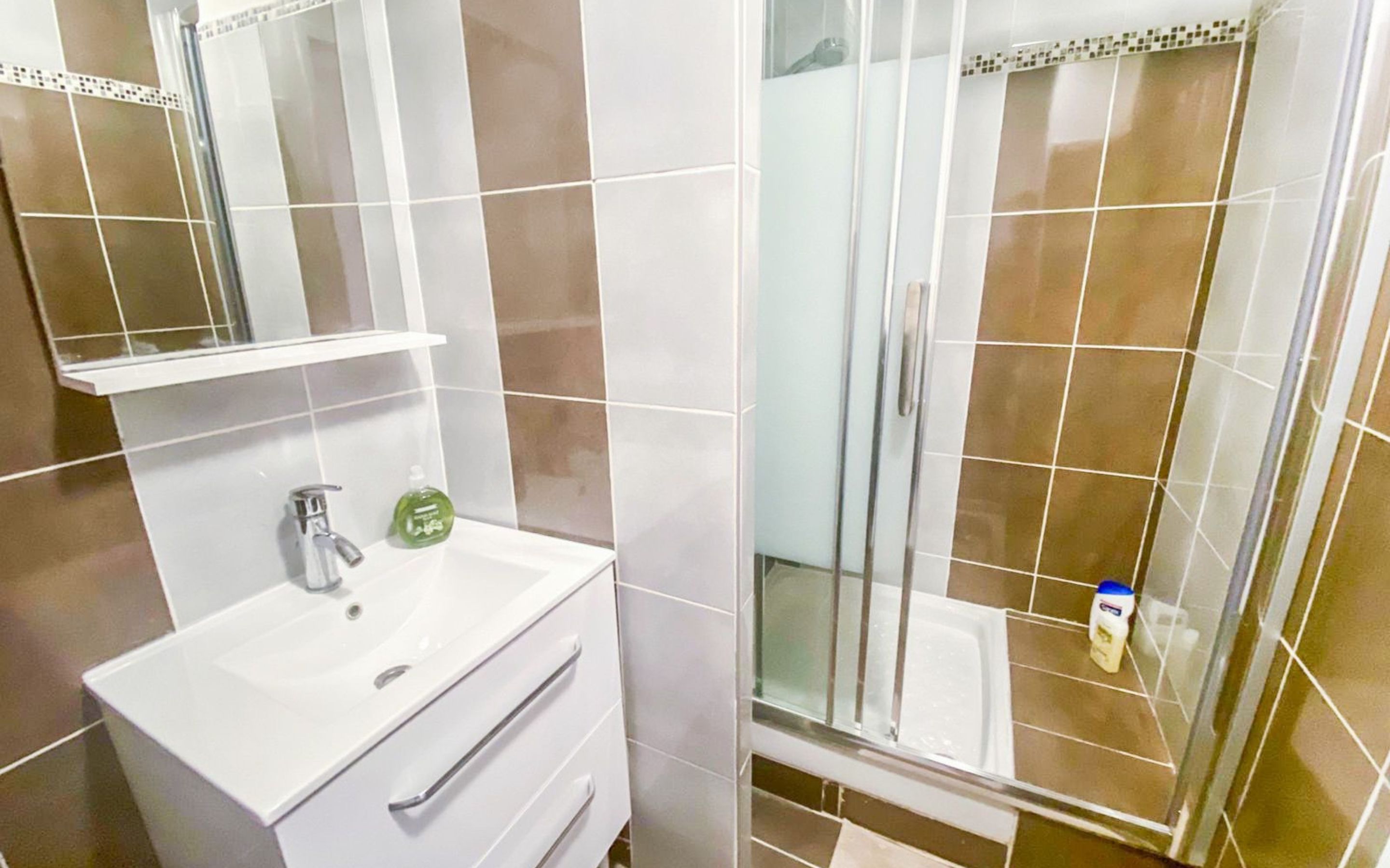 Location 'Le Cocon' Joli duplex 5mn du Vieux Port (loyer tout inclus)