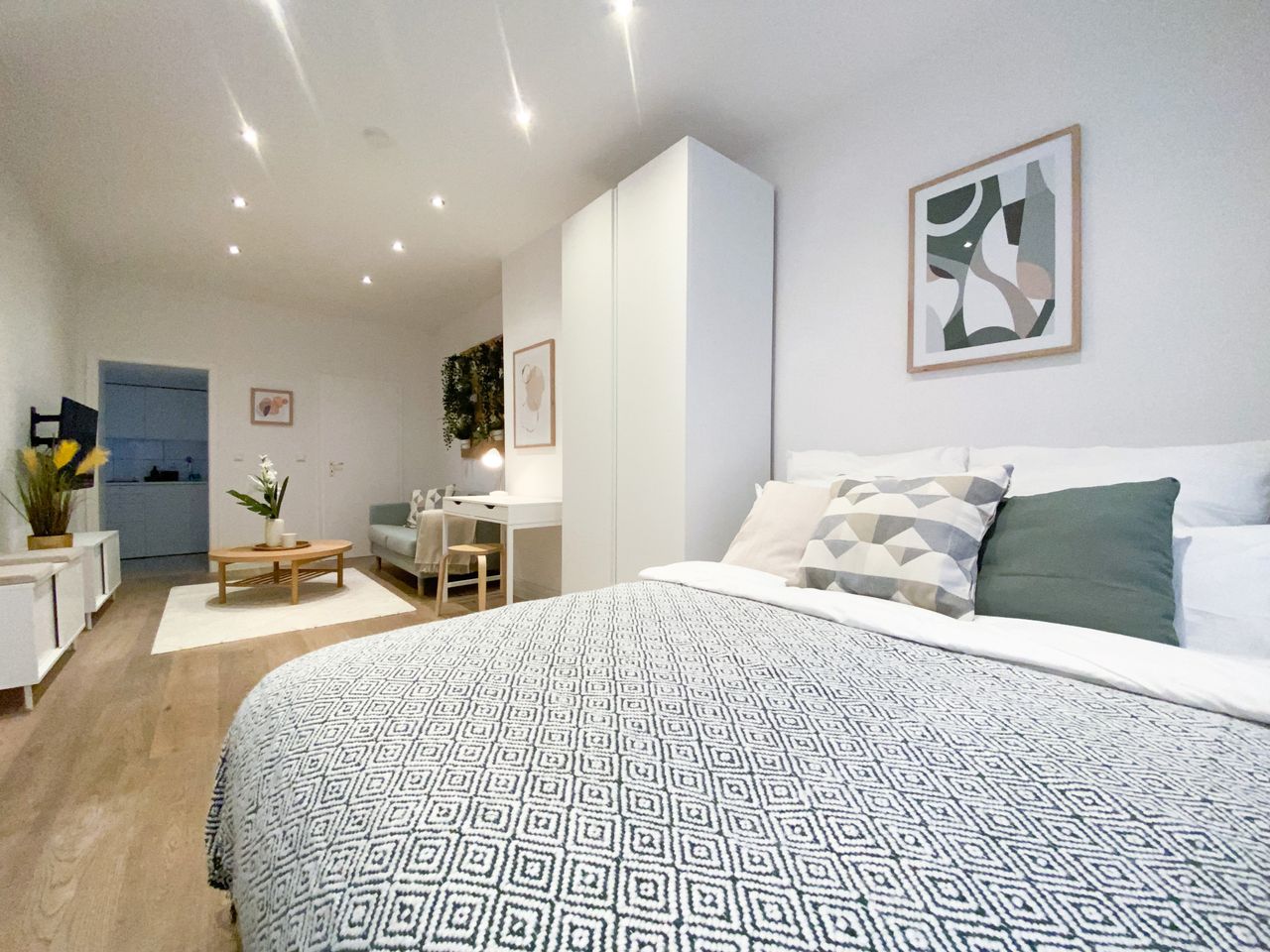 Bright, modern & new apartment in Neuss