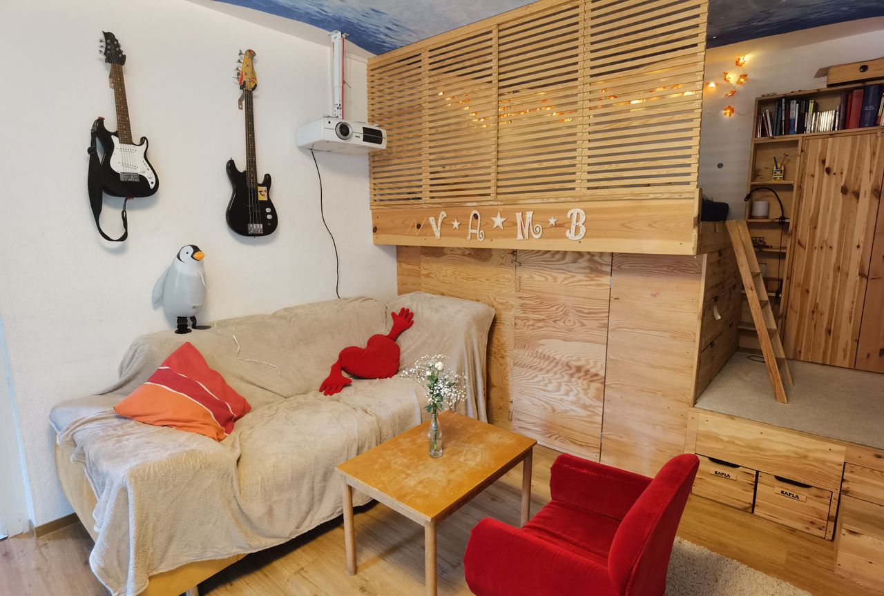 Cozy spacious apartment - huge garden - for up to 4