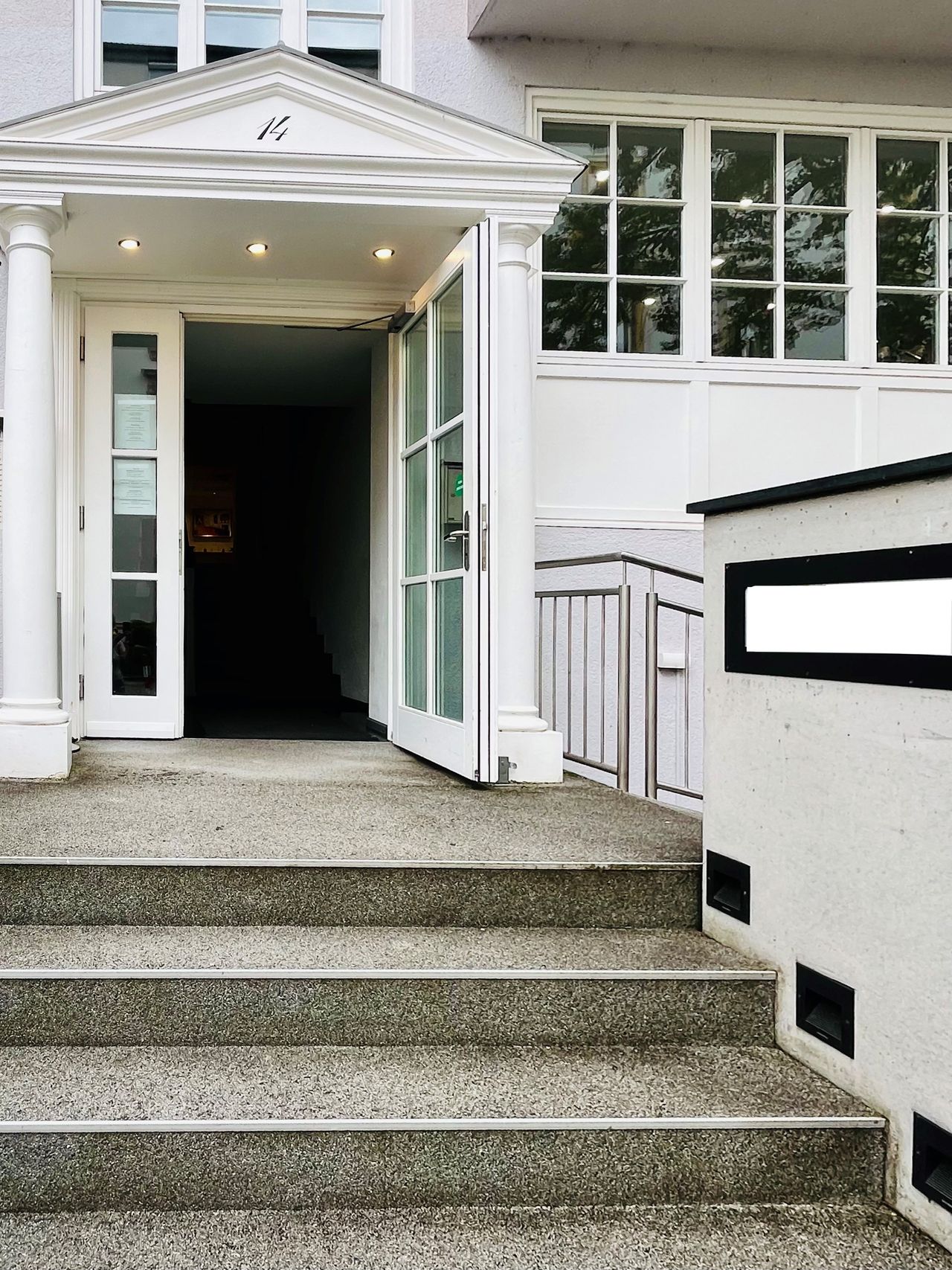 Double studio in Frankfurt's Westend - near the old opera