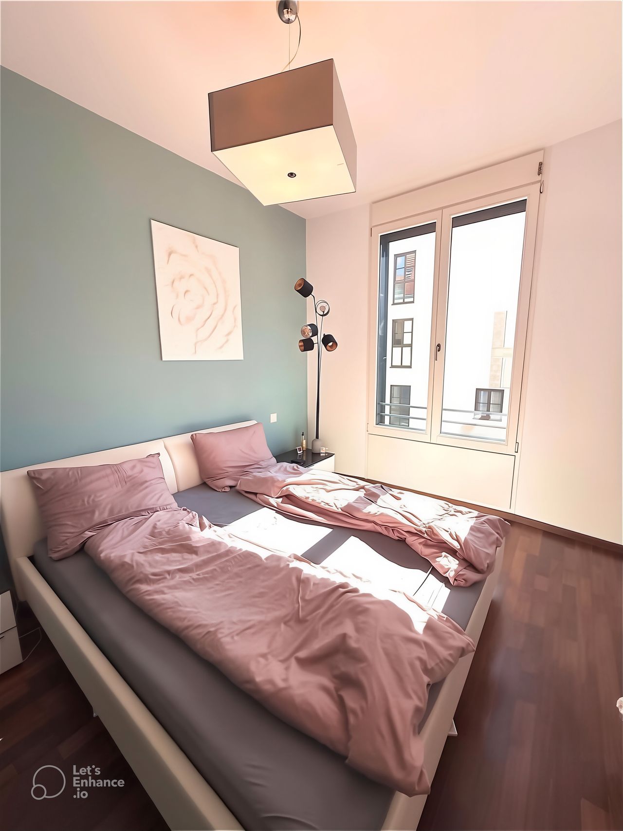 Modern studio at Munich Marienplatz (with home Cinema Feeling)