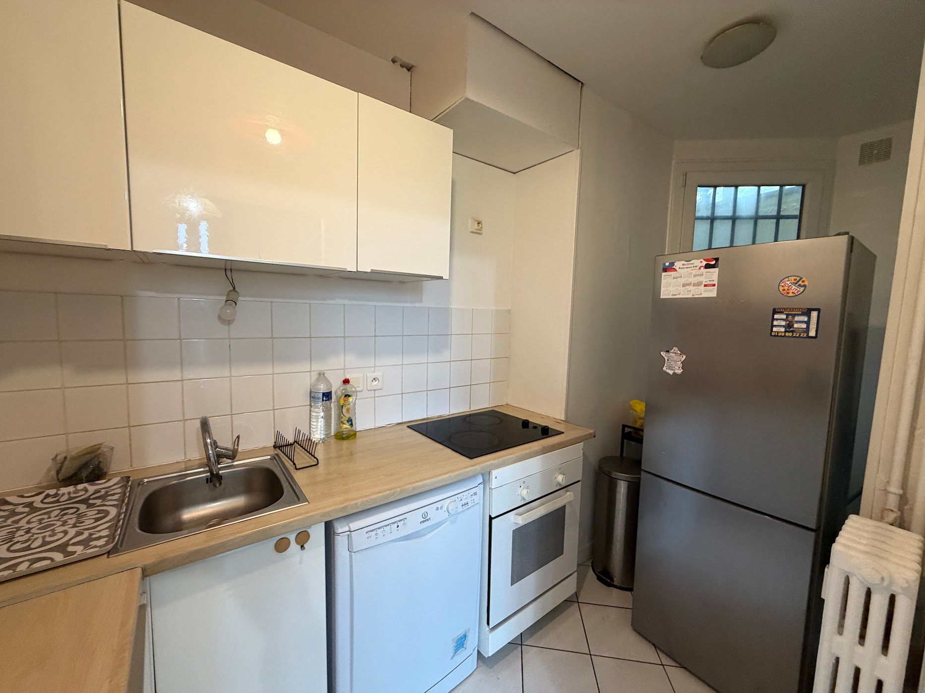 Location Chambre meublée pour fille en appartement avec jardin privé RER A (loyer tout in