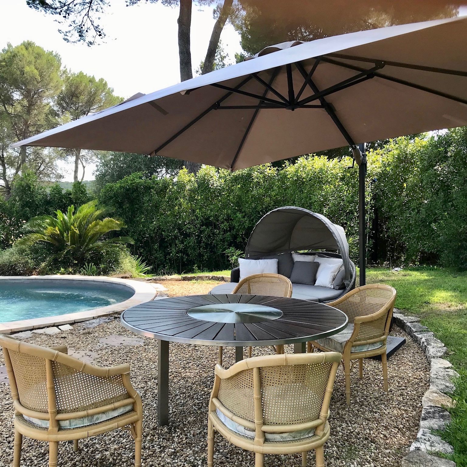 Location Villa avec piscine à proximité de Mougins School (loyer tout inclus)