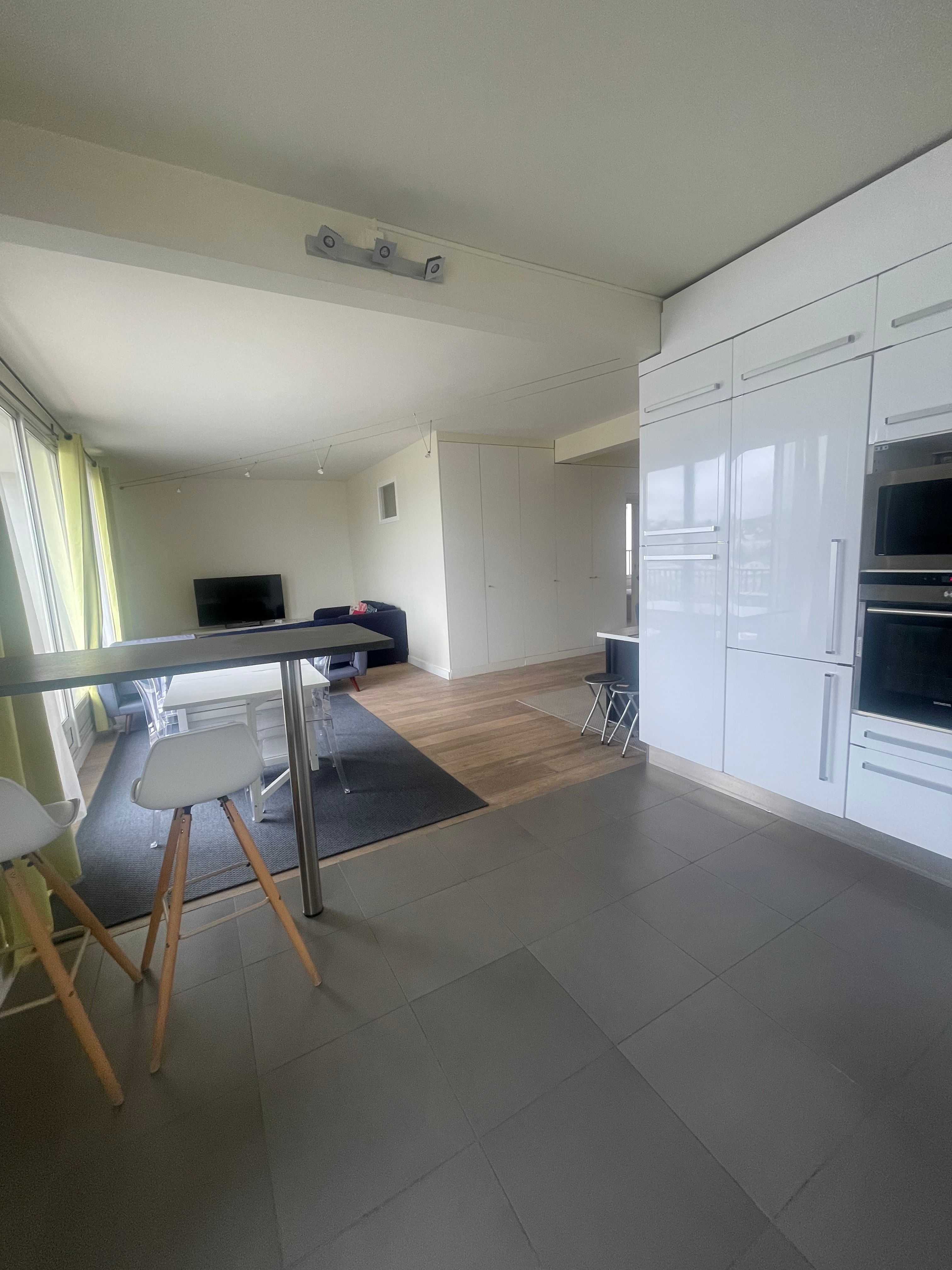 Location Appartement très bien situé à 6 min de la tour Eiffel (loyer tout inclus)