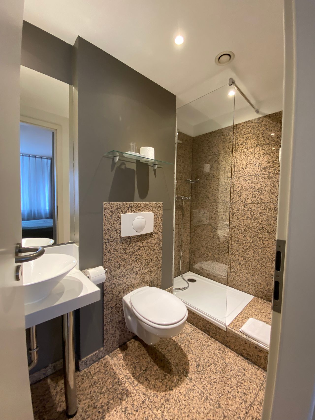 Serviced Apartment inklusive regelmäßiger Reinigung, sogar kleines Frühstück