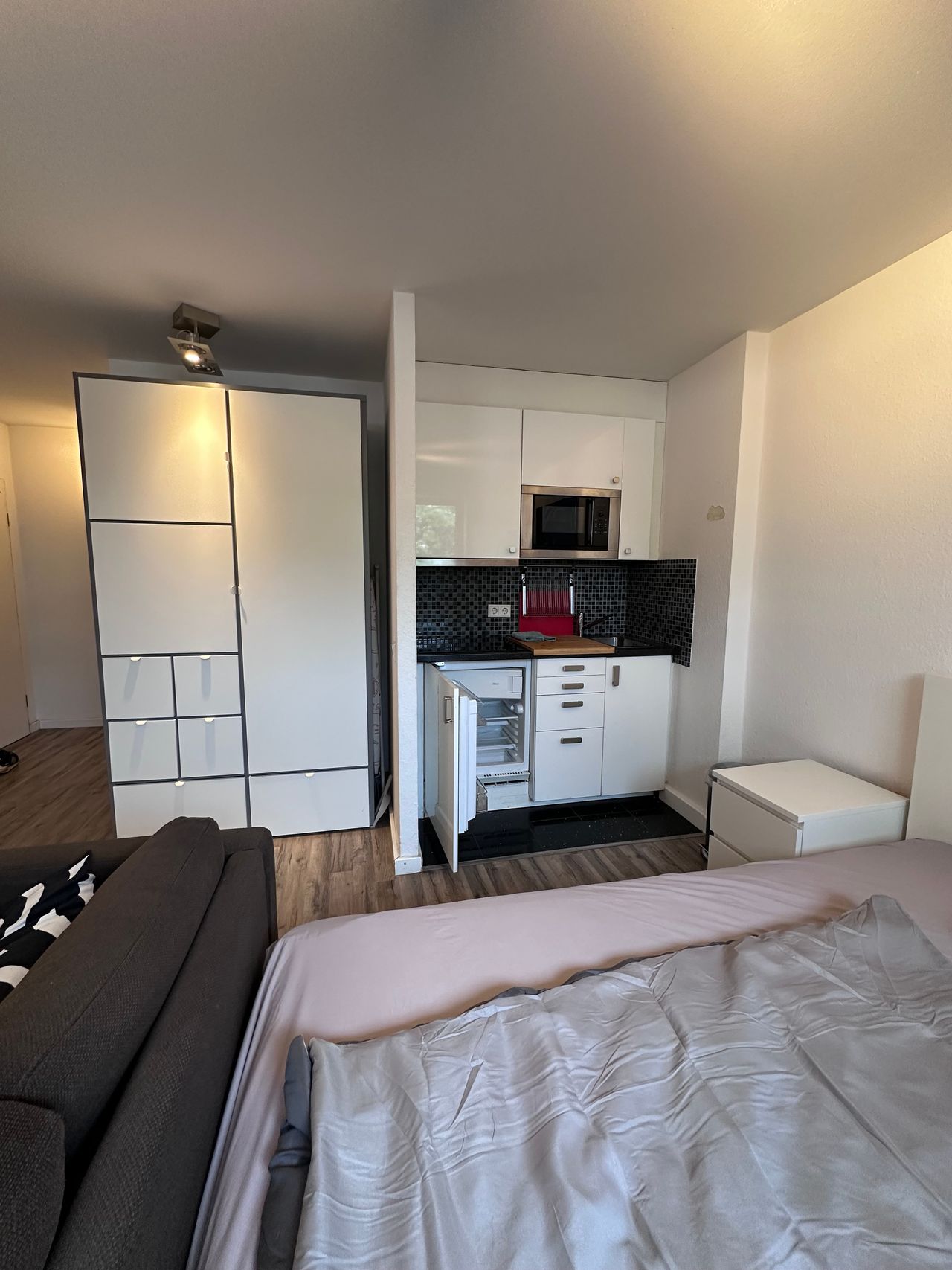 Charmantes, großartiges Studio Wohnung in Düsseldorf Center