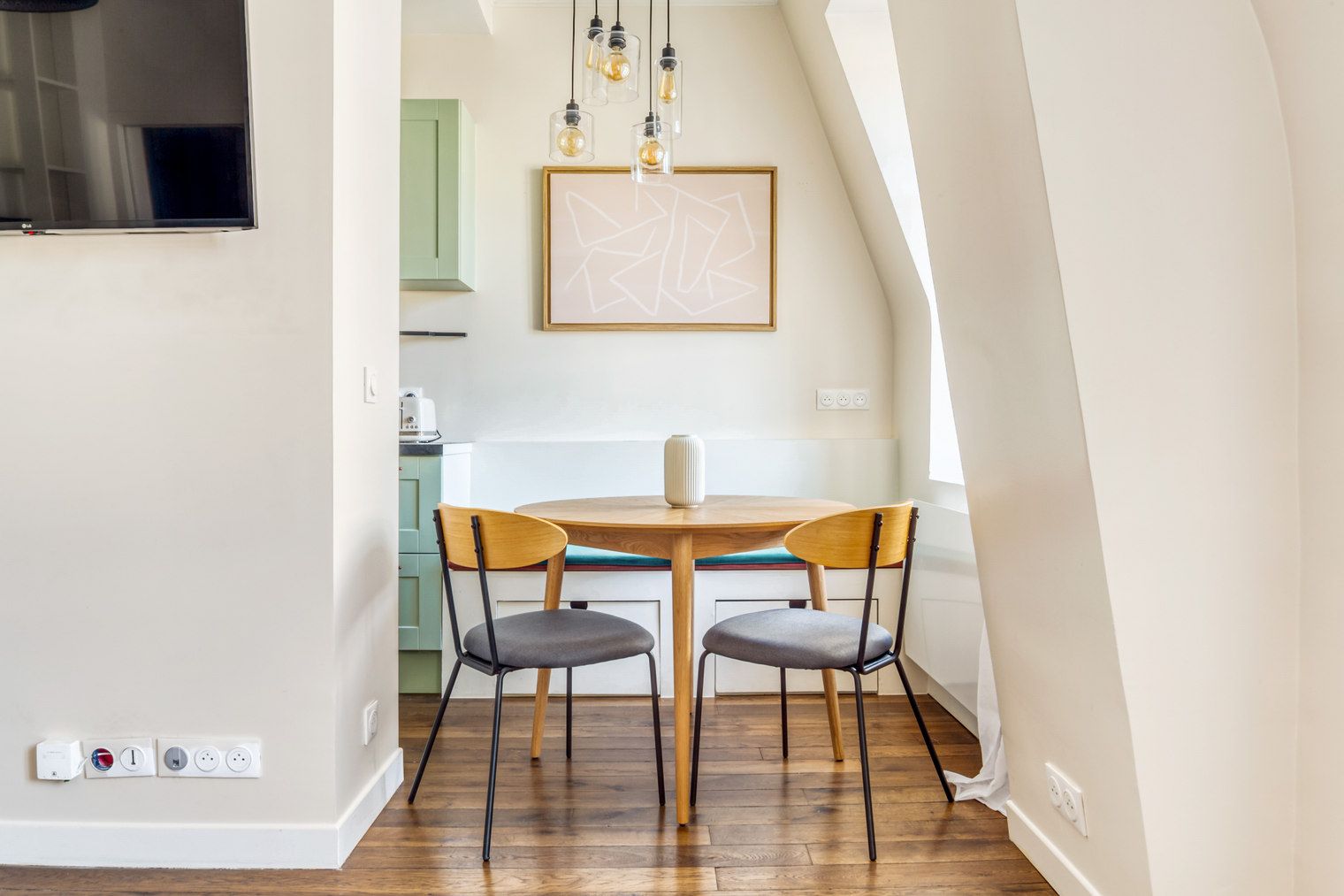 Location Échappée parisienne chic : appartement 2 pièces lumineux (loyer tout inclus)