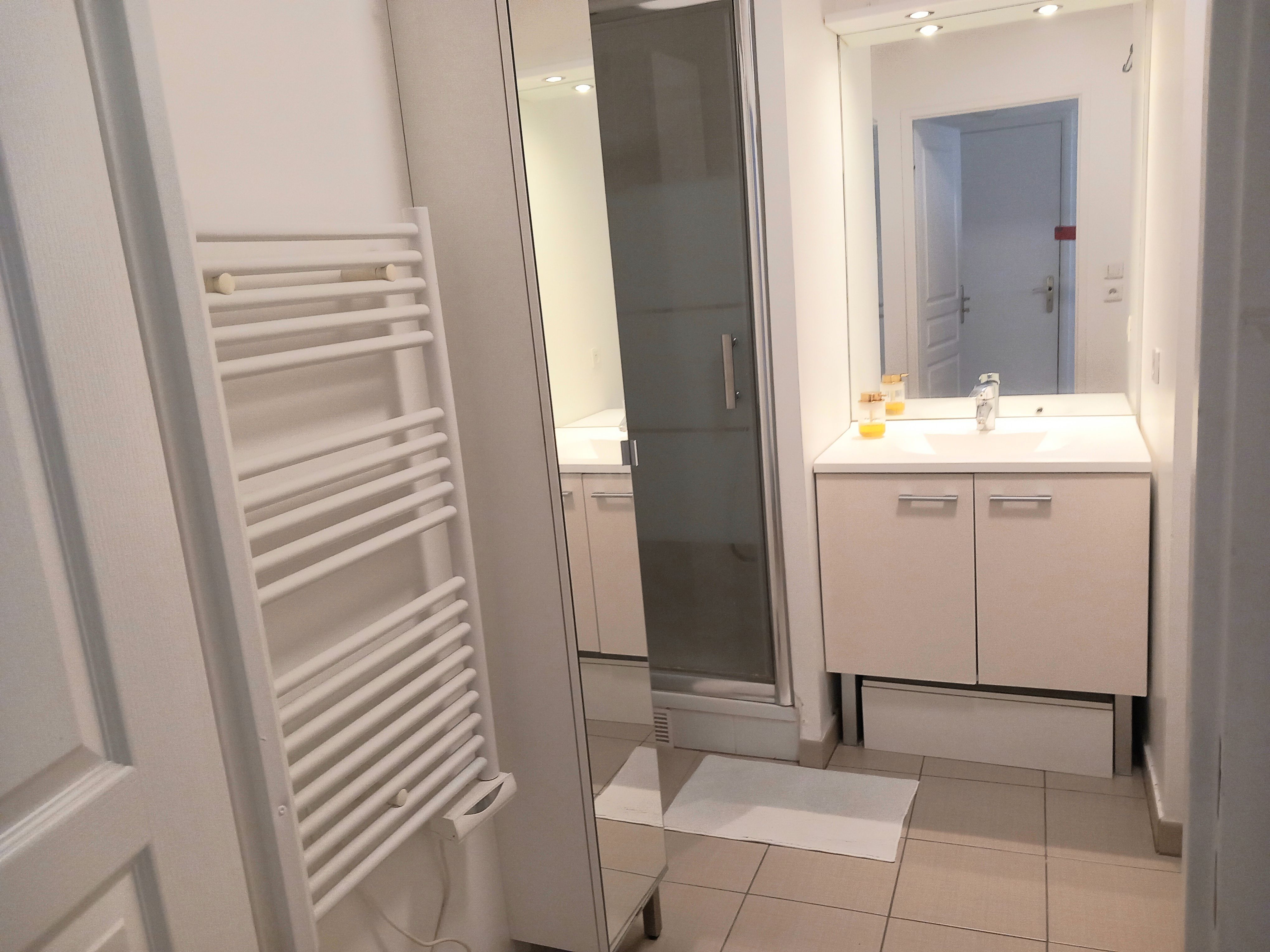 Location Charmant appartement lumineux avec vue dégagée sur jardin public – Quartier calm