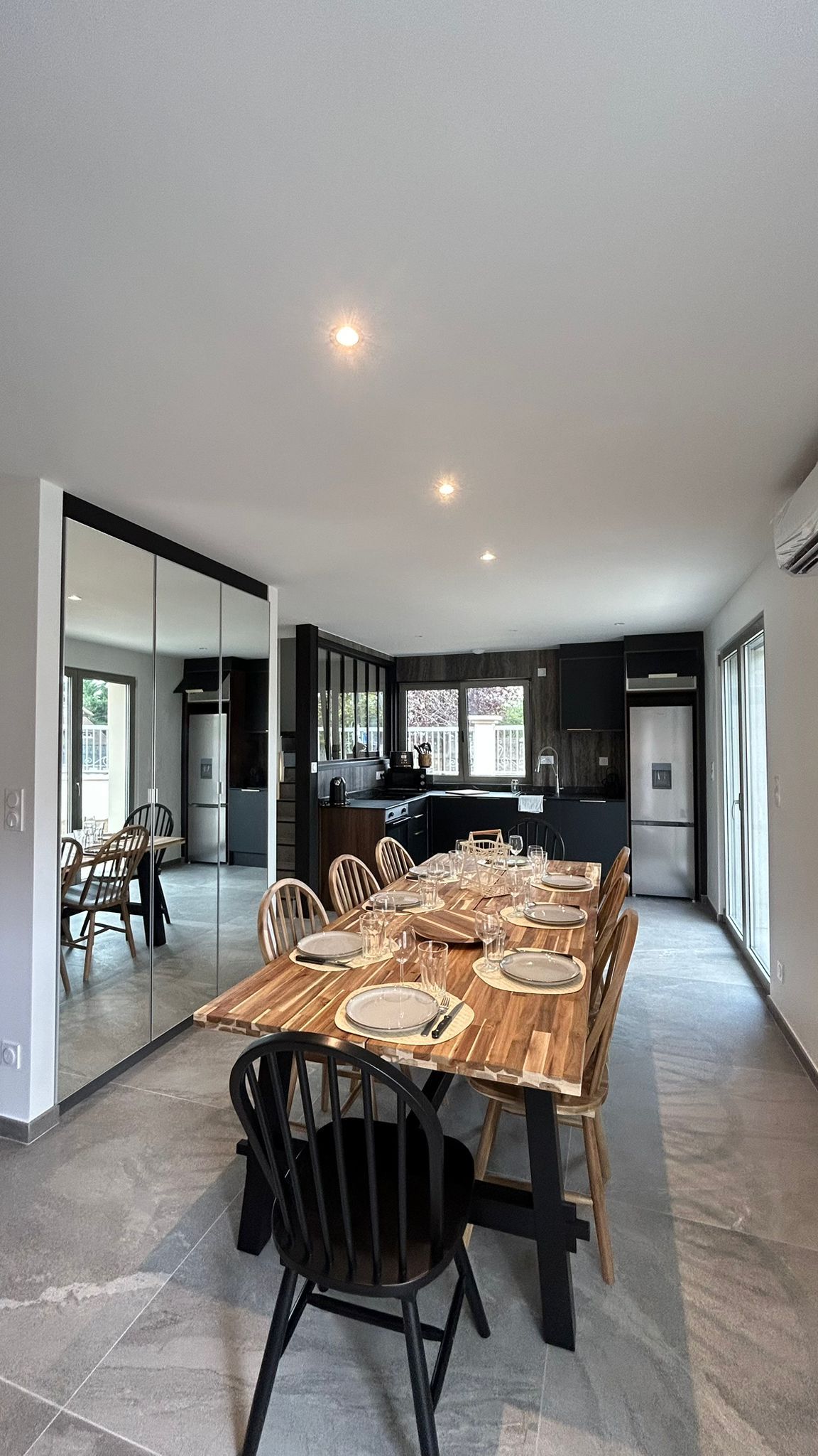 CRÉTEIL - COLOCATION - 1 Chambre à louer dans une très jolie maison de ville proche des bus et des hôpitaux (CHIC et HENRI MONDOR) (loyer tout inclus) Créteil