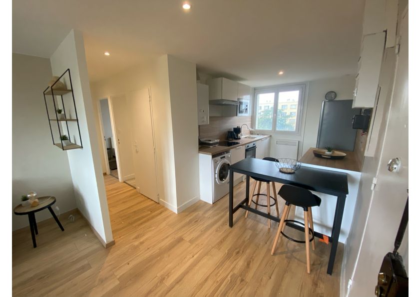 Location Chambre en Colocation dans Appartement entièrement Rénové (loyer tout inclus)