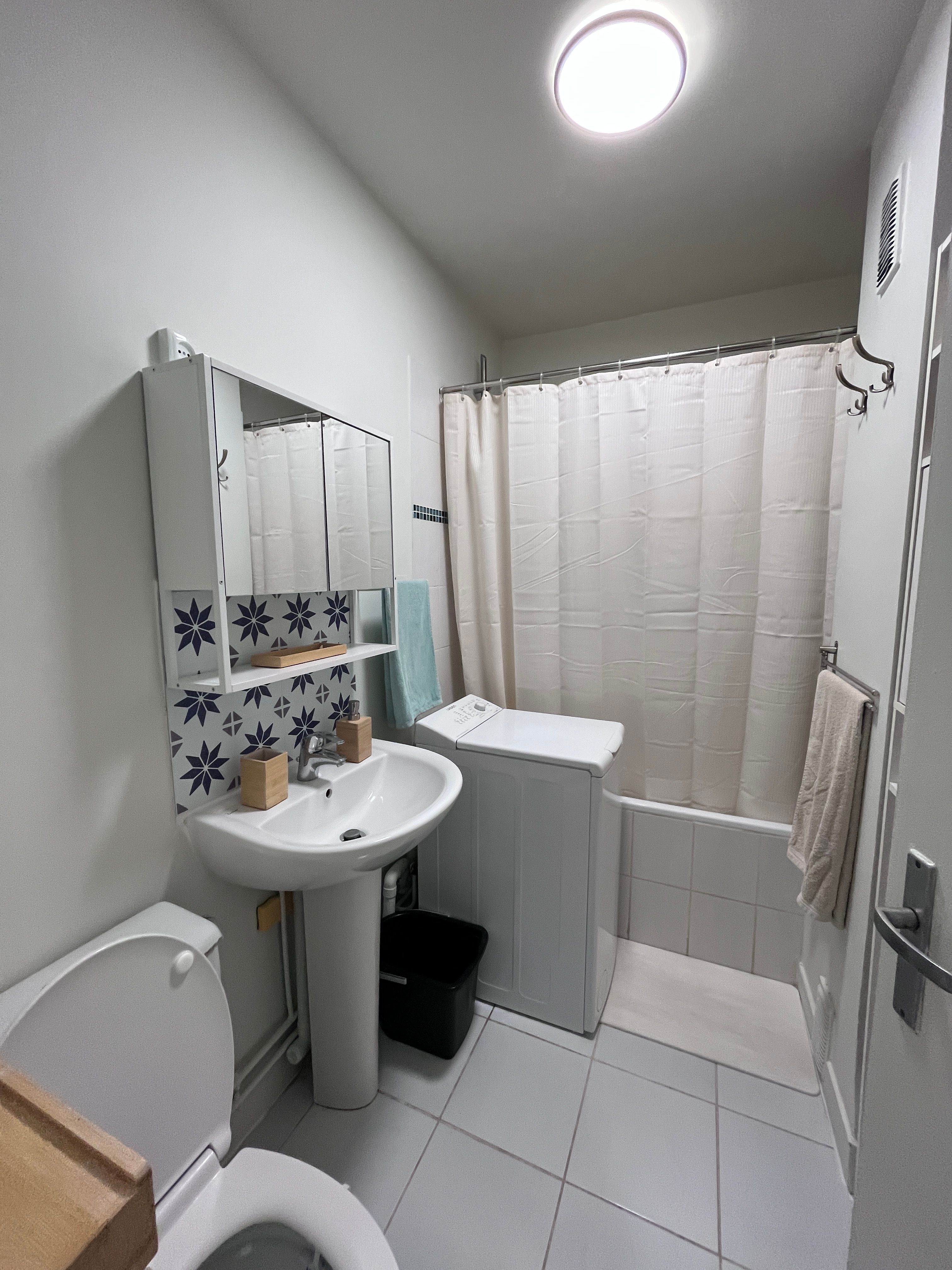 Location Charmante maison dans un quartier agréable (loyer tout inclus)