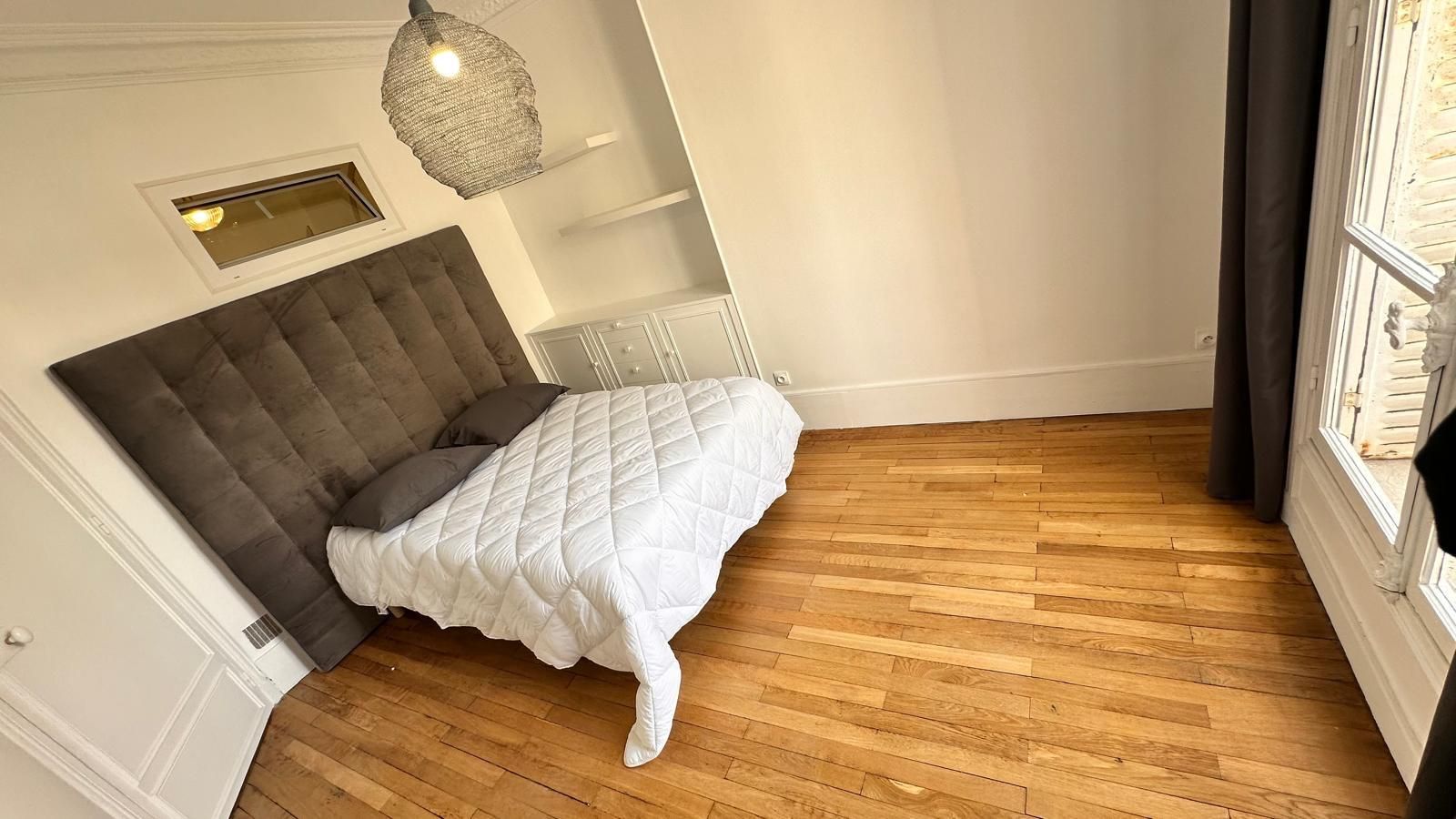 Location Appartement lumineux 70 m² – Double séjour, 2 Chambres & ascenseur – Rue Fays (l
