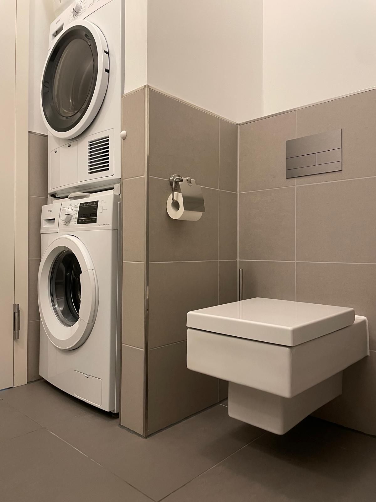 2-room flat with a balcony in Mitte