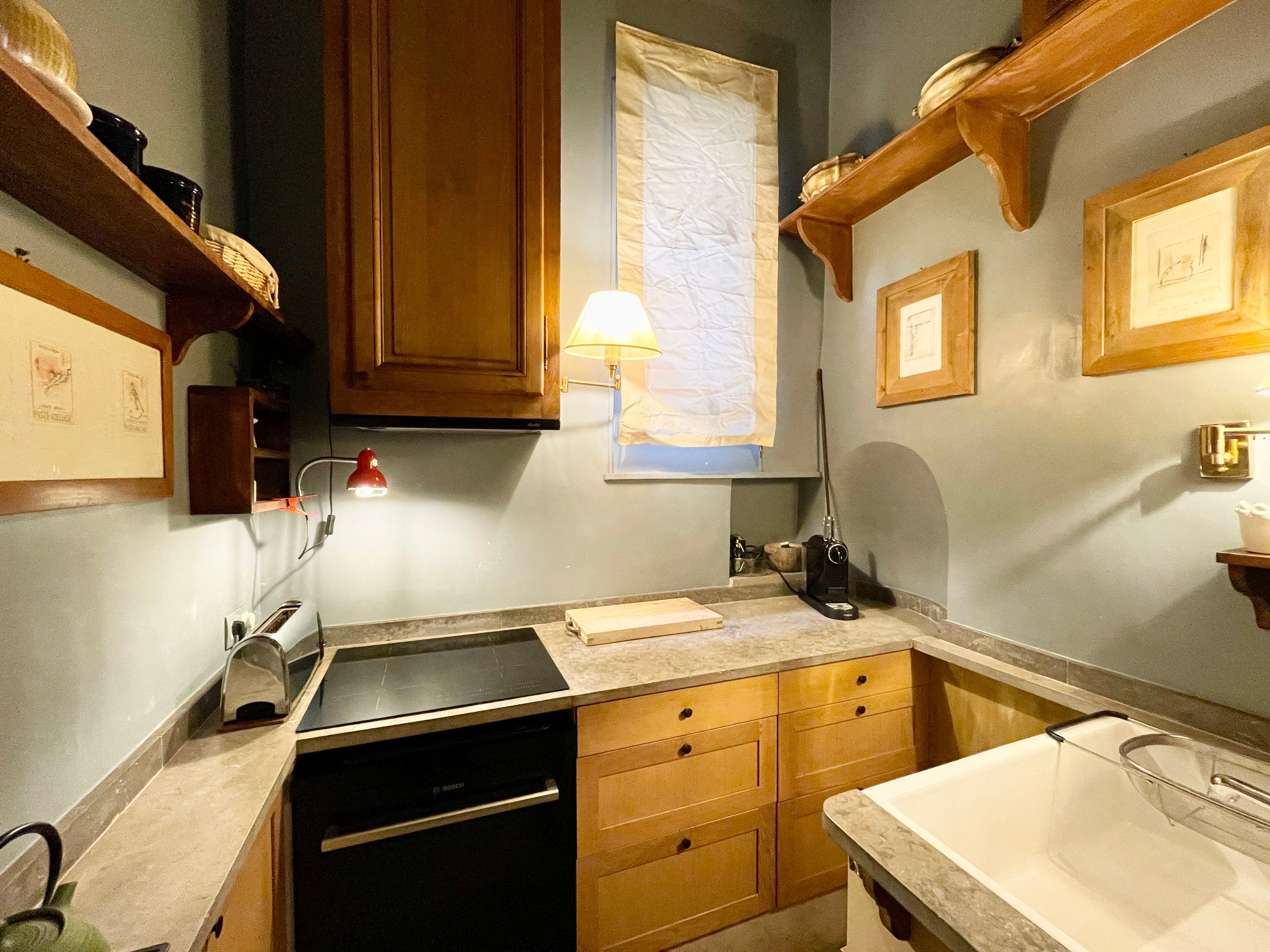 Location Prestigious Apartment in a Historic Building on the Famous Île Saint-Louis (loye