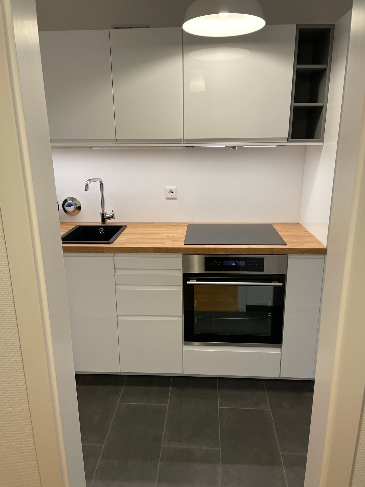 Luxury life close to Rhine - modern and central flat