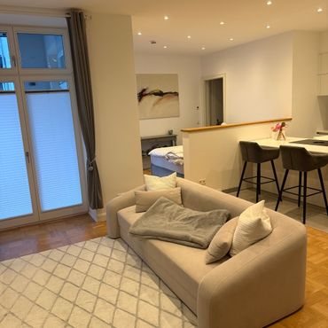 Newly renovated Studio Apartment @ Ku'Damm in Charlottenburg
