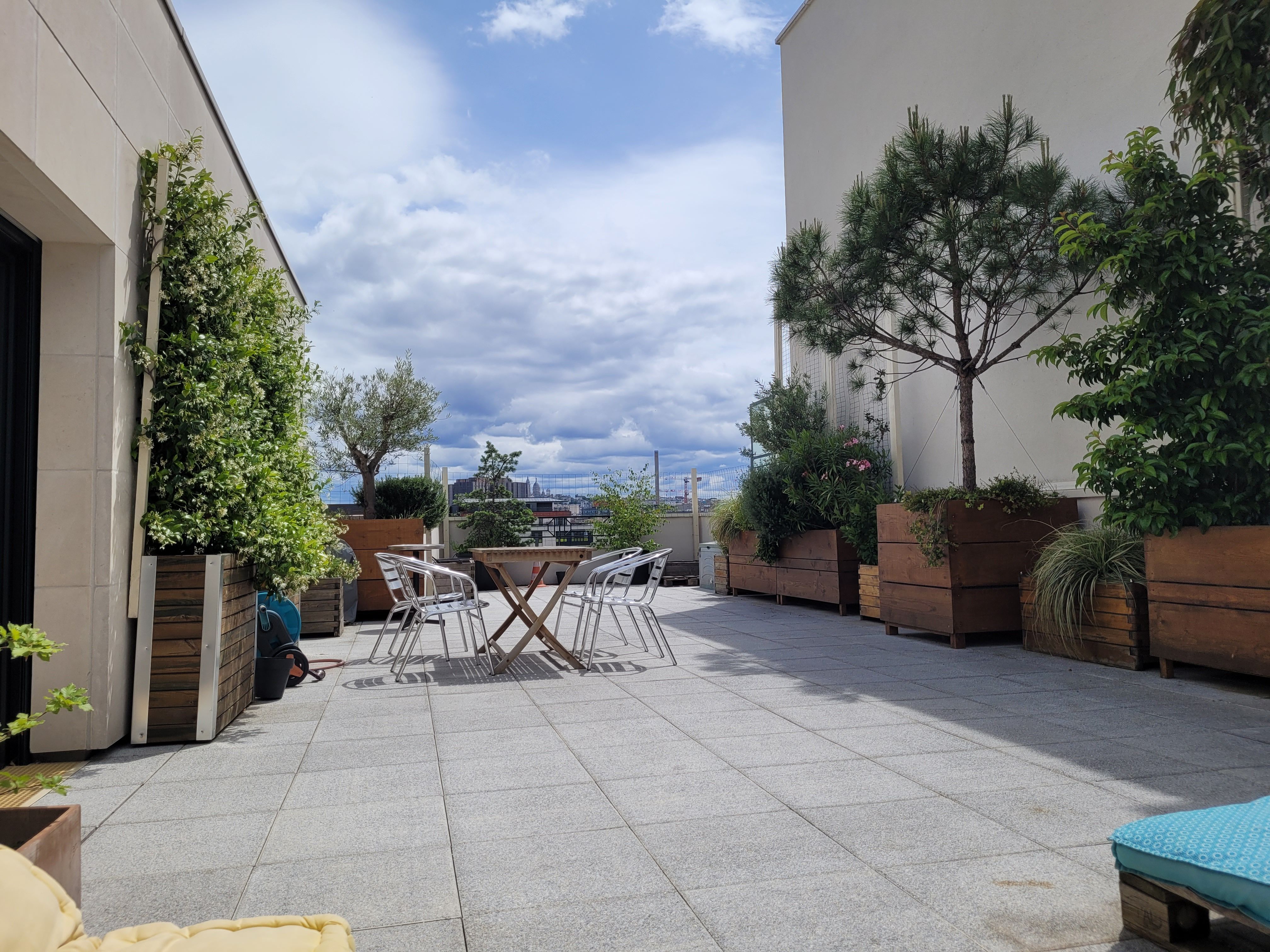 Location Duplex familial lumineux - avec Ascenseur - grandes terrasses végétalisées - vue