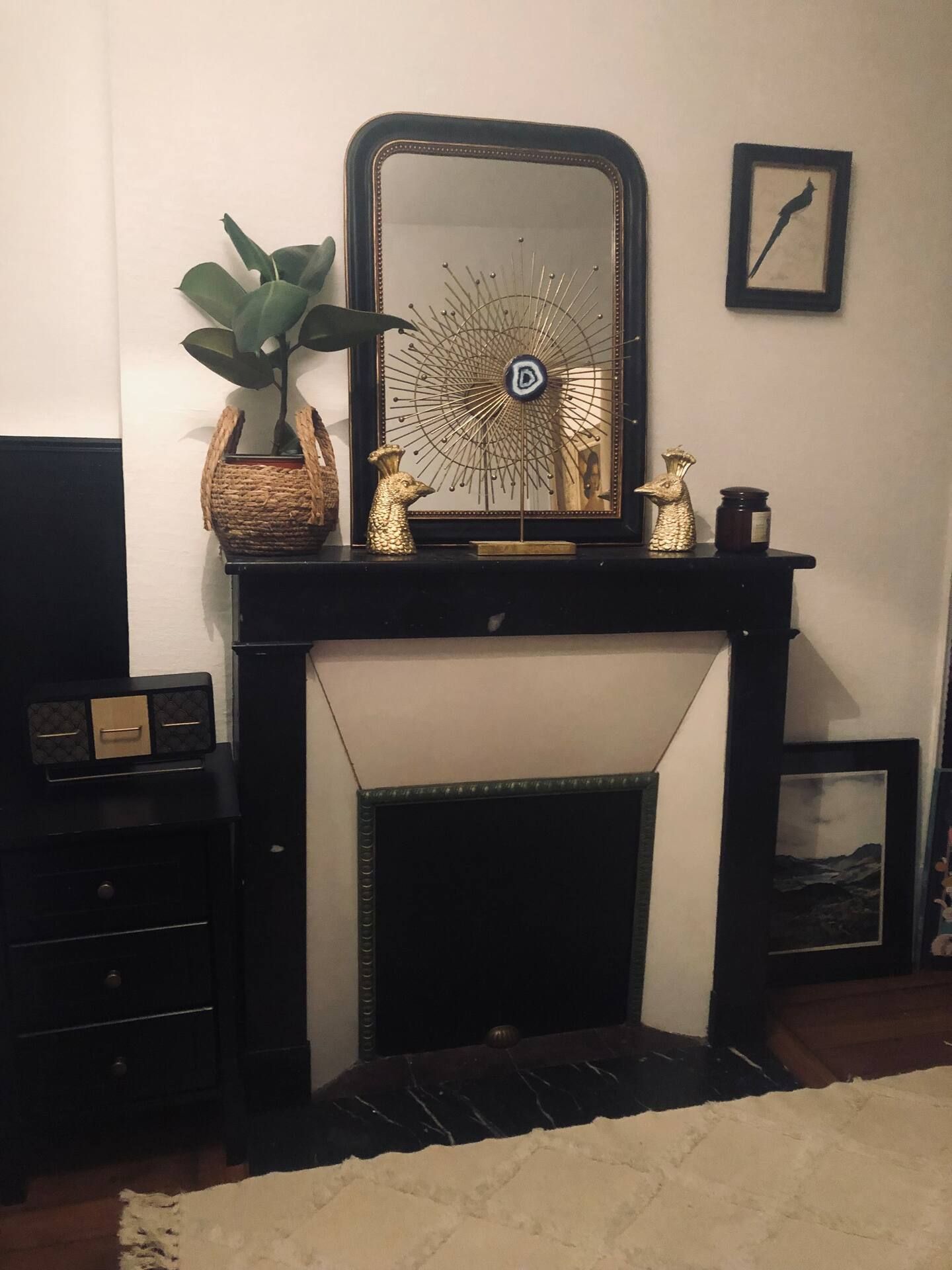Location À LOUER – Charmant appartement de style parisien de 70 m², soigneusement meublé. (loyer tout inclus)