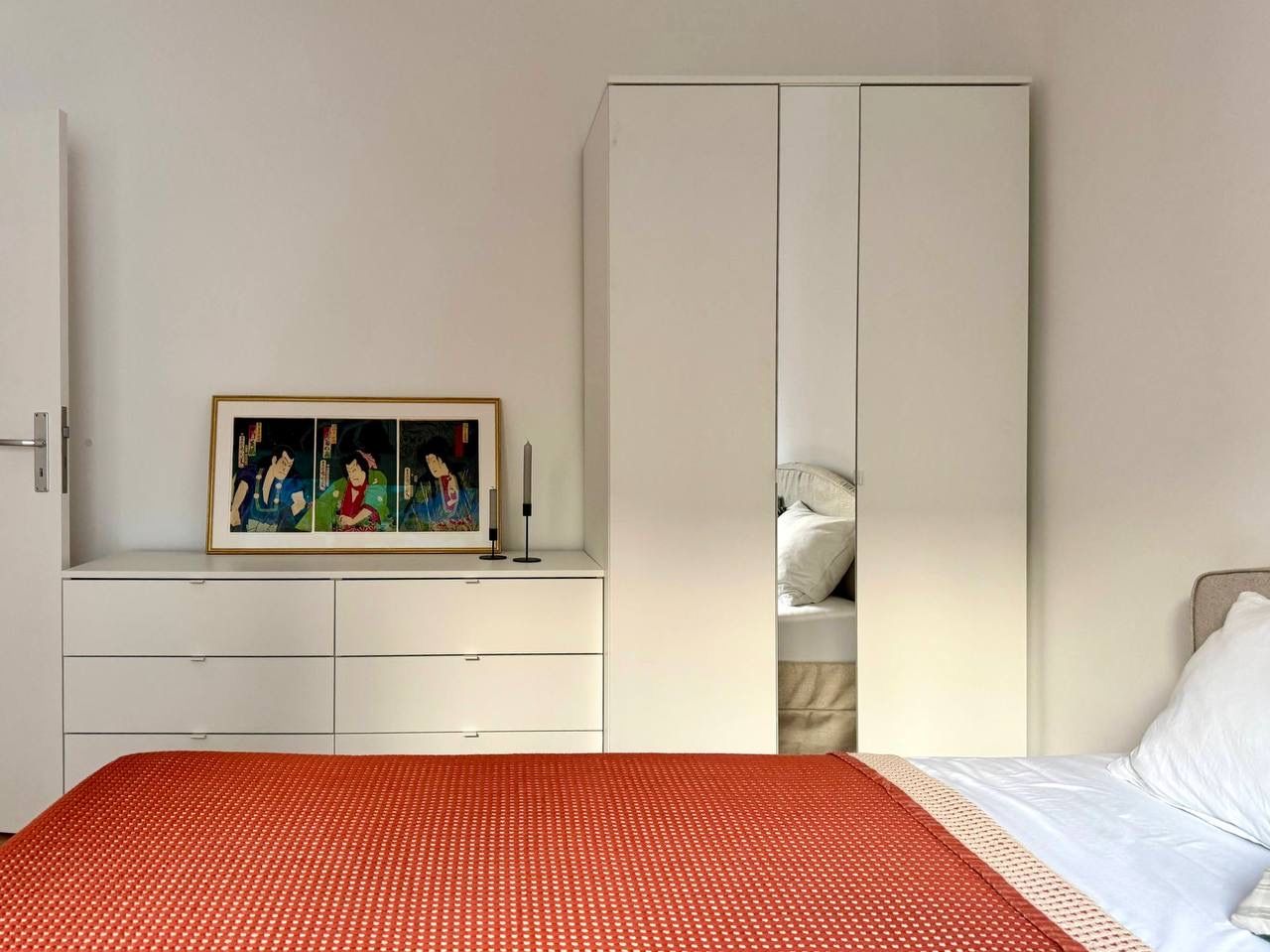 Chic 2-Room Apartment in Charlottenburg, Just Steps from Kurfürstendamm