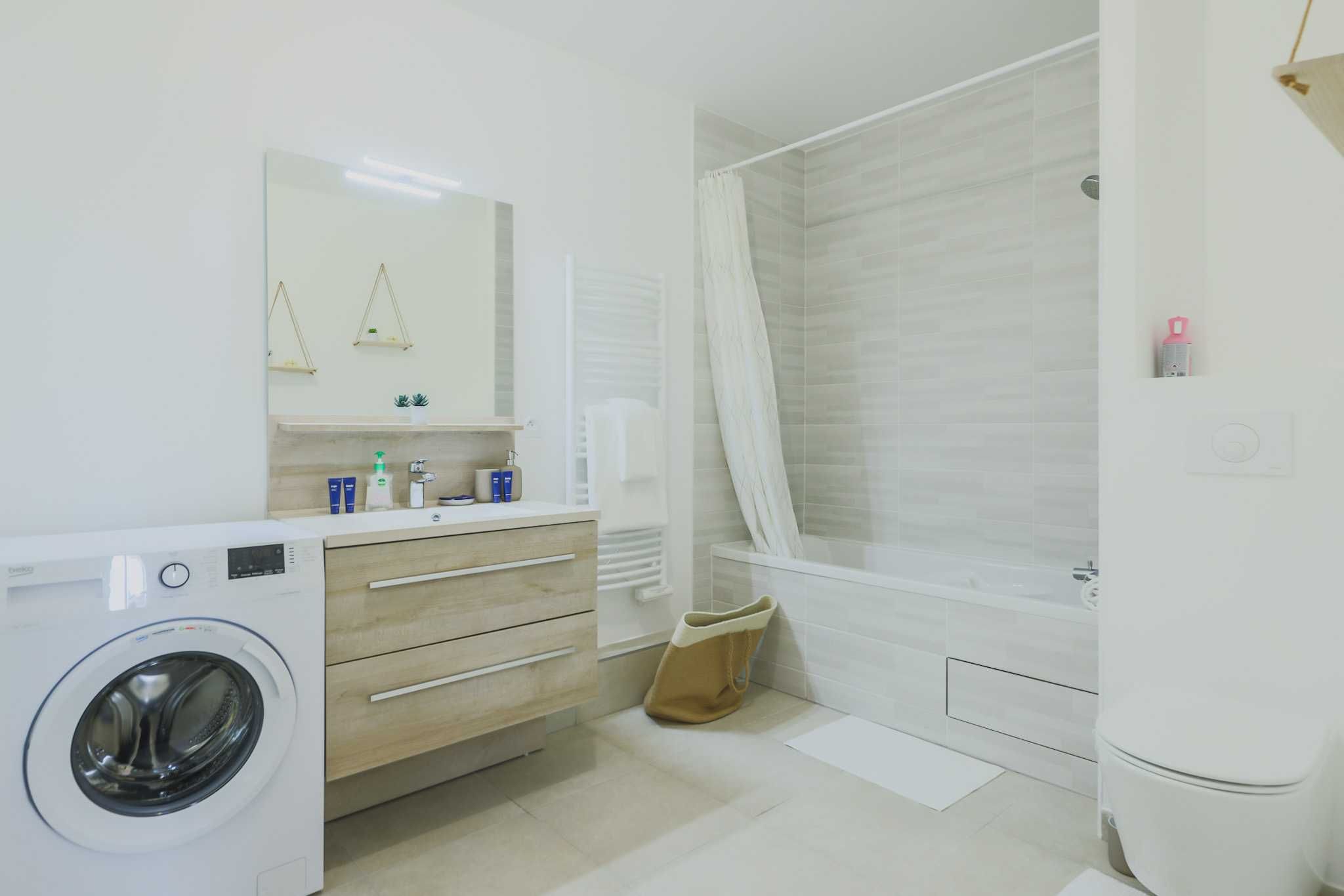 Location Le Coleman - Moderne, Balcon, au pied du métro 7 (loyer tout inclus)
