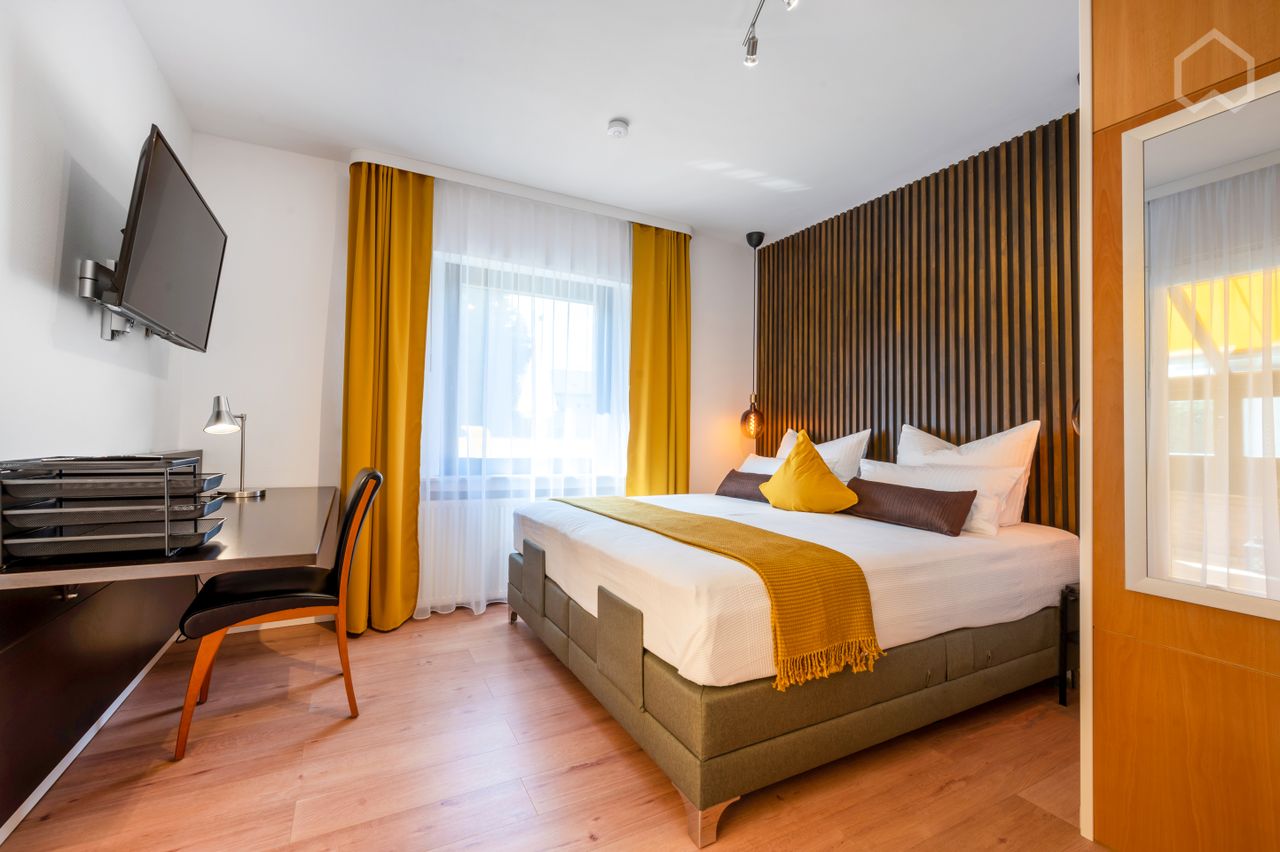 Very high quality furnished apartment with winter garden & balcony in Cologne