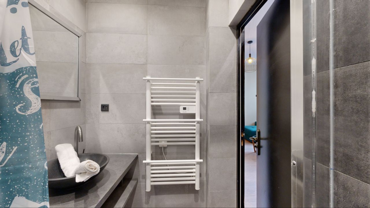 Location Appartement rue Claude Decaen, Paris (loyer tout inclus)