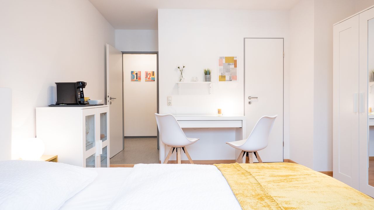 Quiet apartment near school