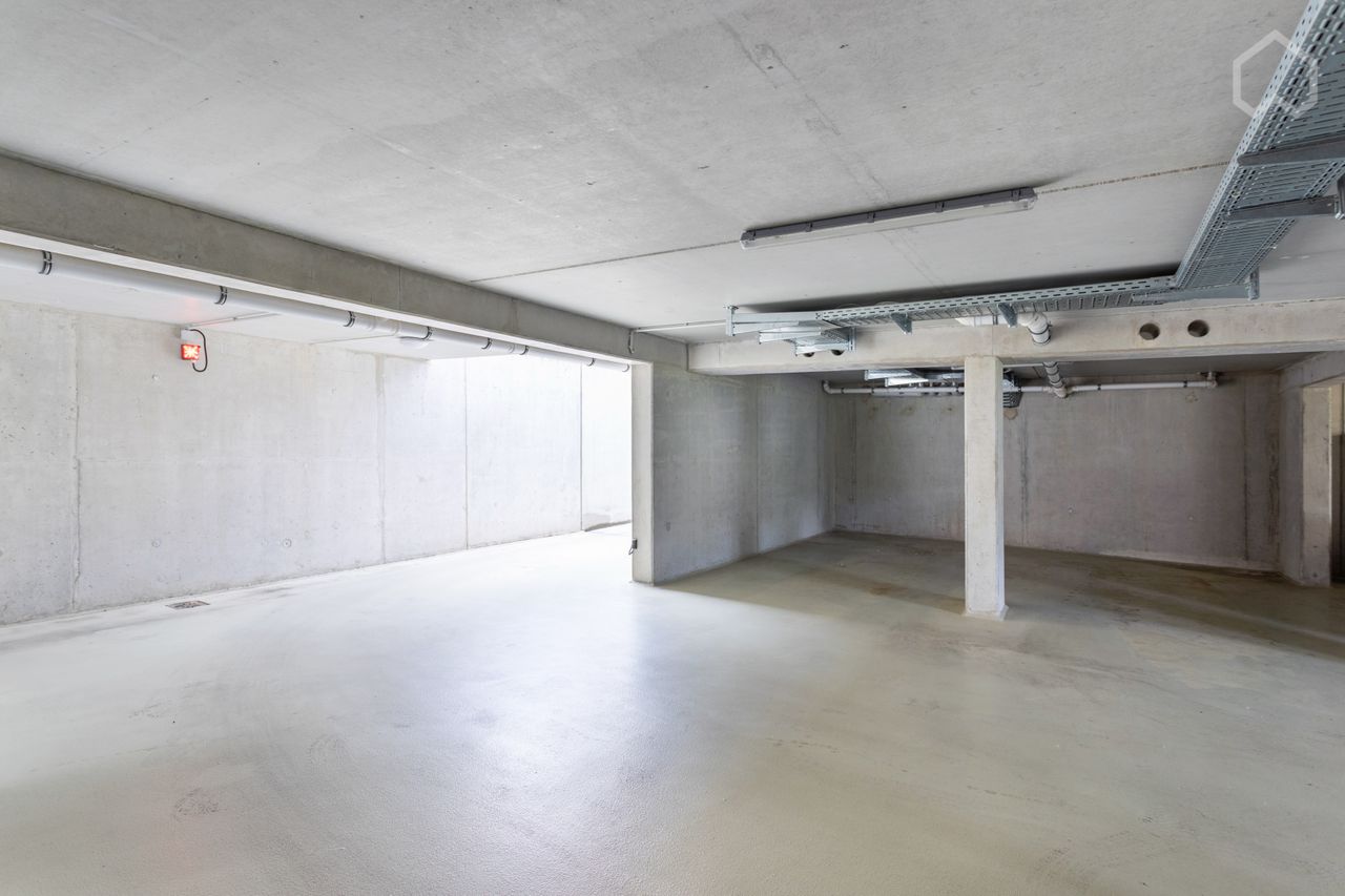 Bright and modern new loft in Frankfurt am Main with direct access to the river Main, quiet flat