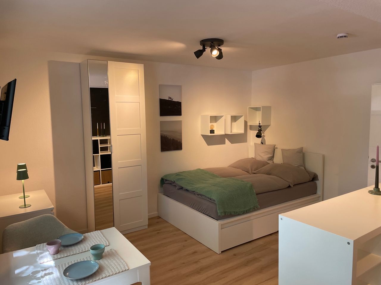 Stylish studio right by the park - centrally located in Aachen Burtscheid