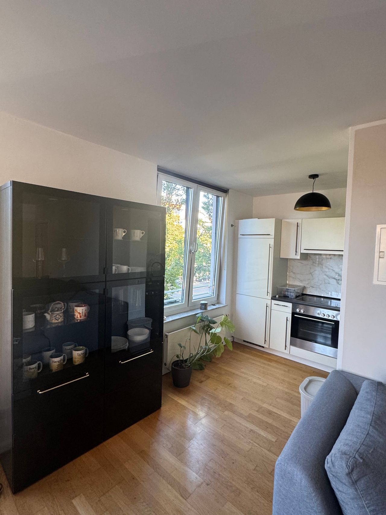 Central, stylish 2-room flat right next to the underground