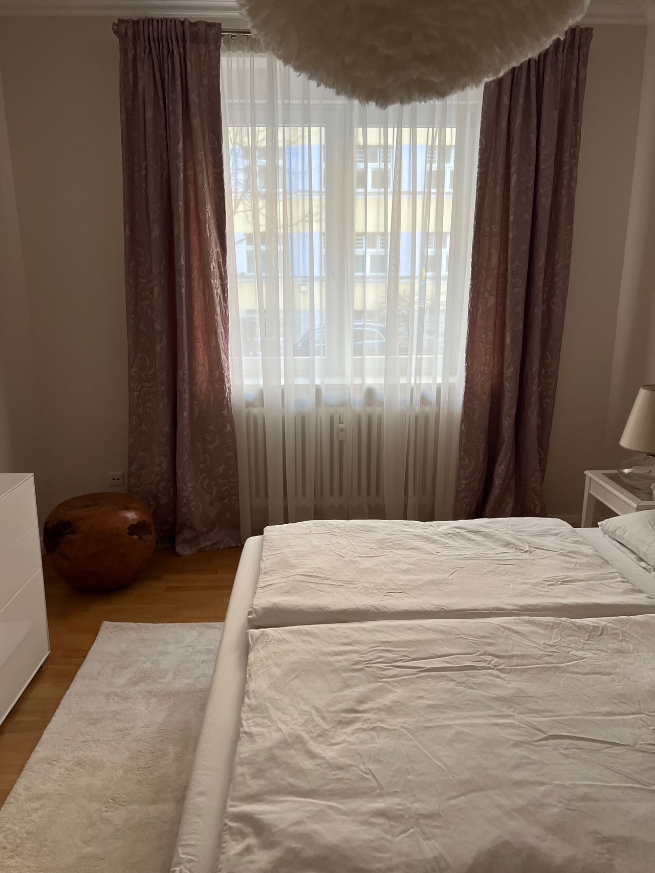 Very quiet, high-quality & modernly furnished 3-room apartment for up to 4 people; 200m from Kurfürstendamm
