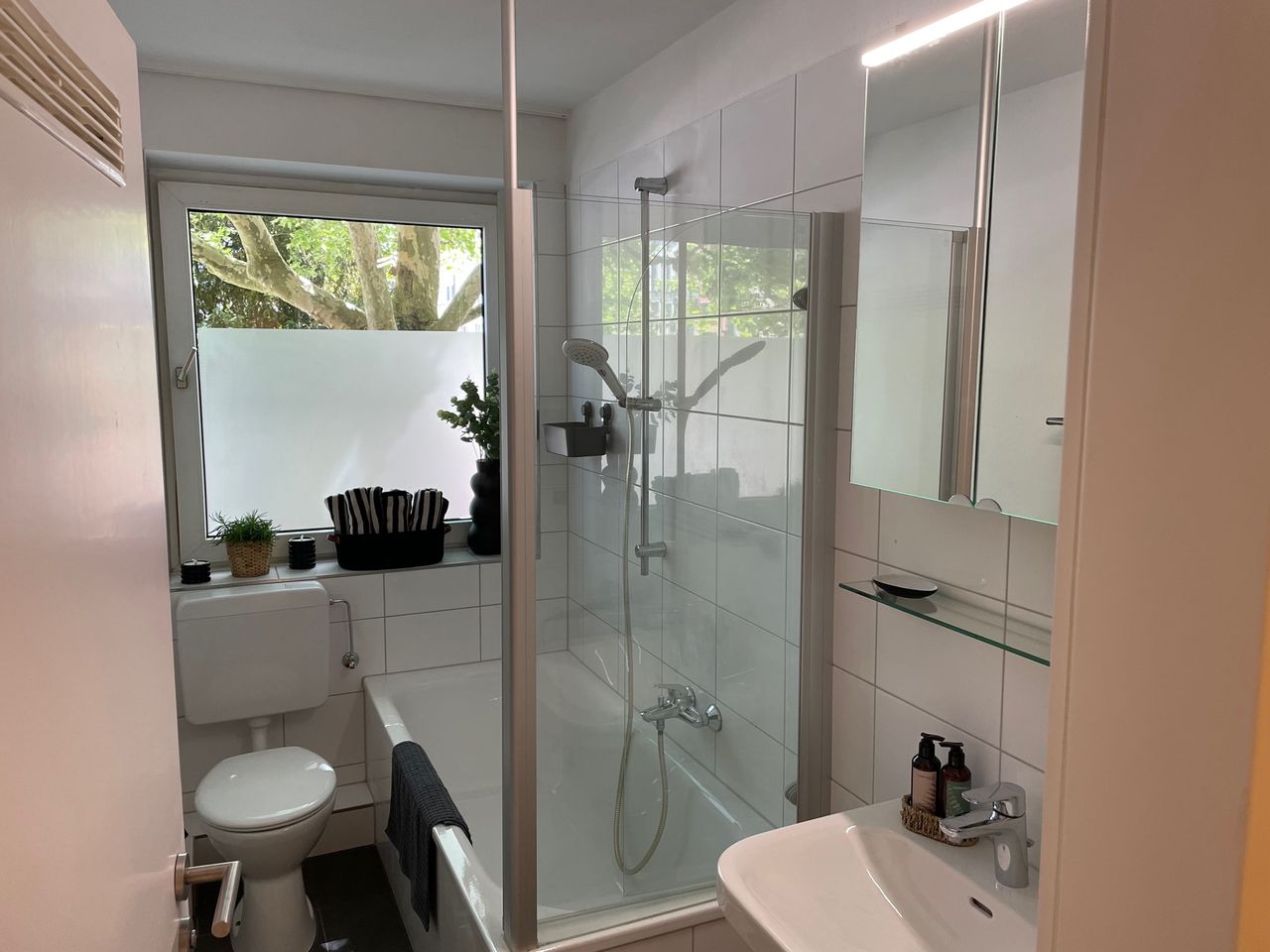 Stylish studio right by the park - centrally located in Aachen Burtscheid