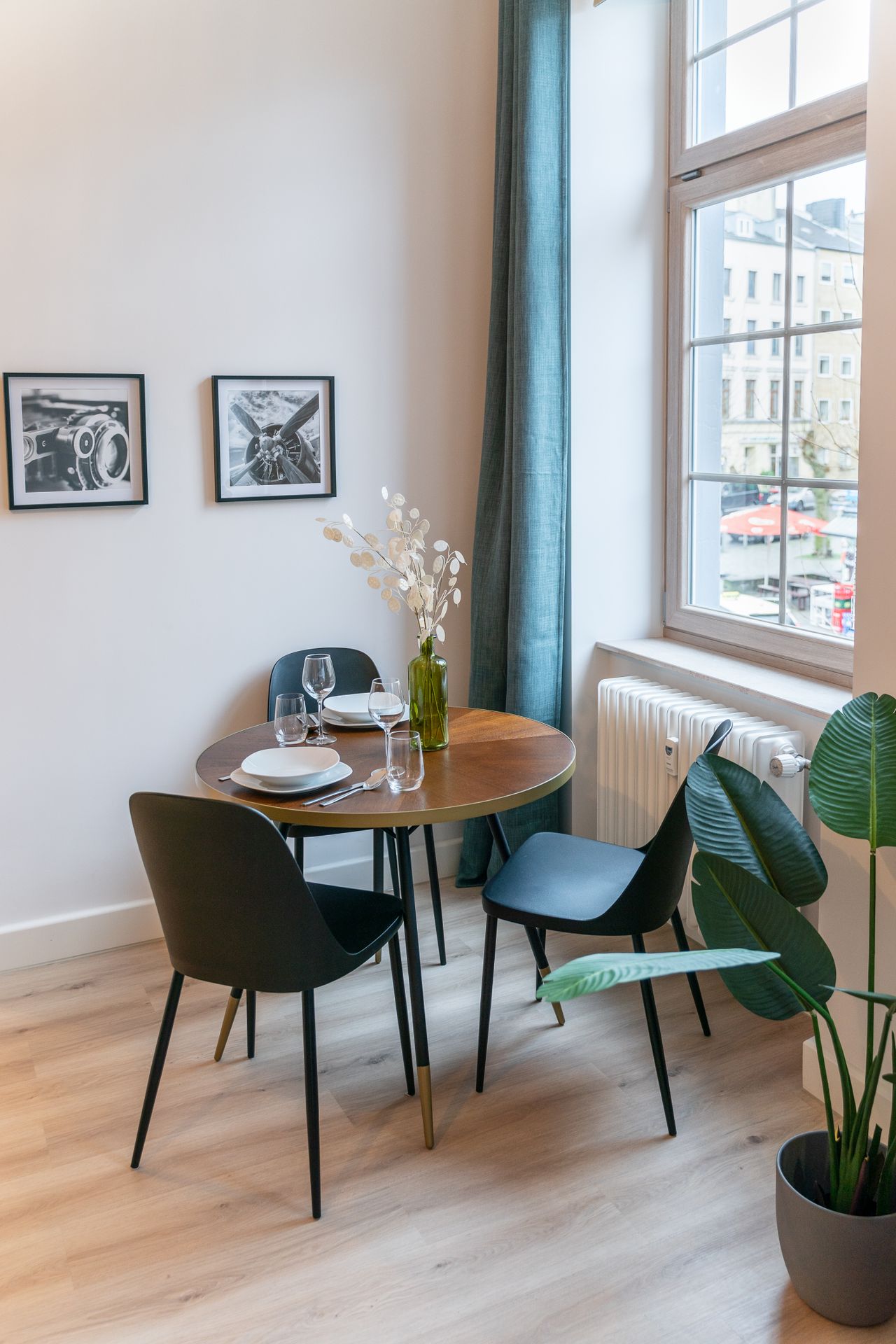 Quiet and yet in the middle of life! fully equipped, perfectly connected, arrive relaxed and live superbly.