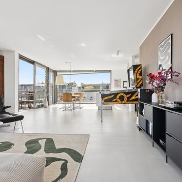 Luxury Penthouse with Panoramic Terrace in the Heart of Berlin in Mitte