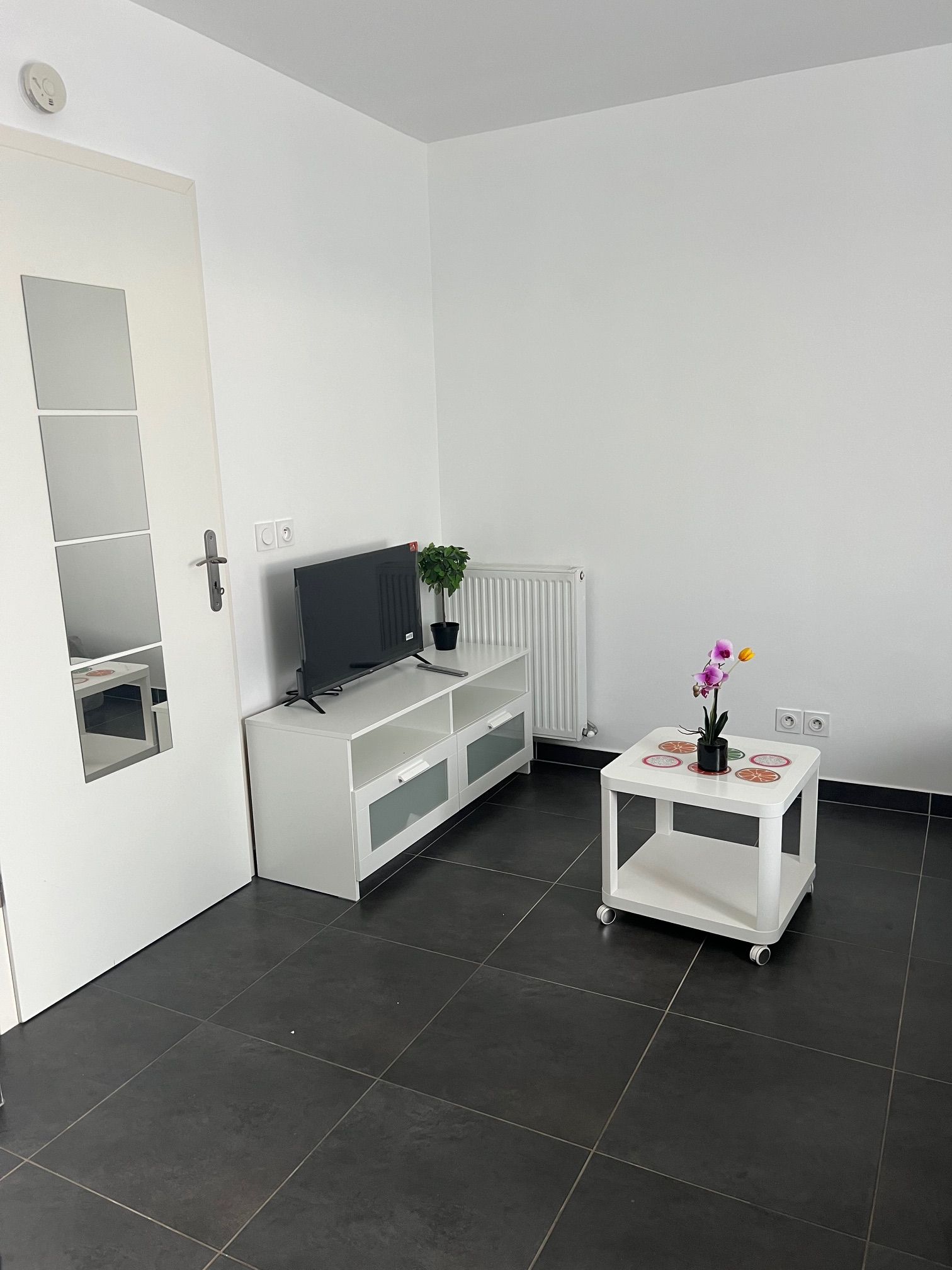 Location Studio T1 lumineux et spacieux avec balcon et parking à Noisy-le-Grand (loyer to