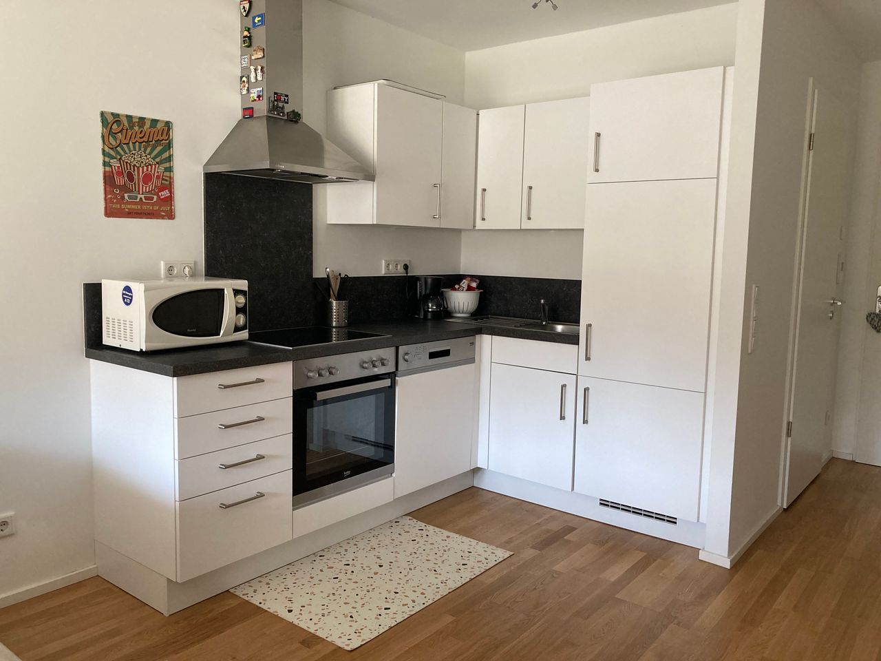 Quiet, modern apartment with garden