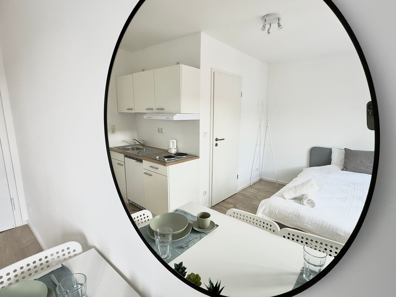 New & cozy Studio in the City Center with Roof Top View